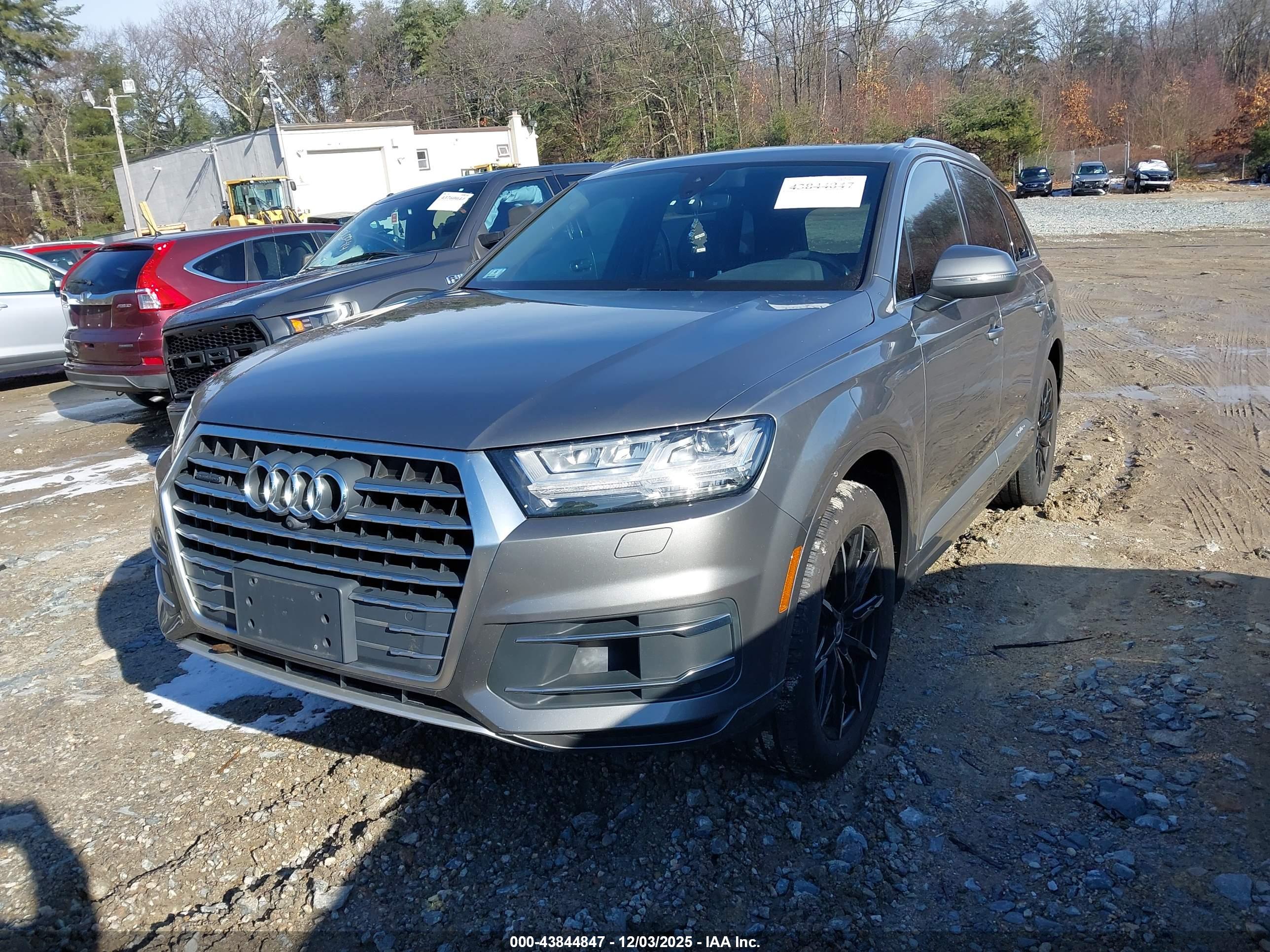 AUDI Q7 image 2