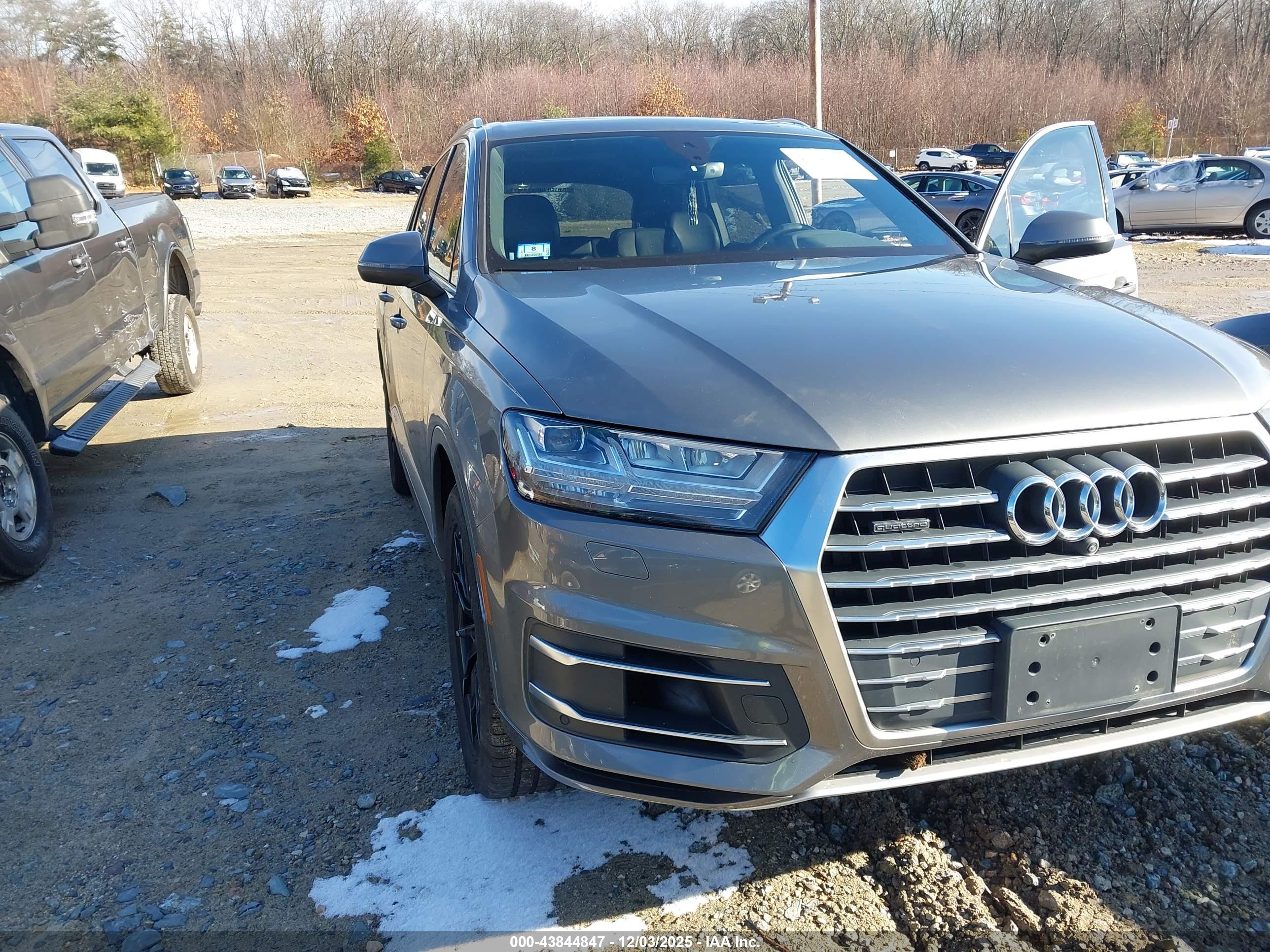 AUDI Q7 image 6