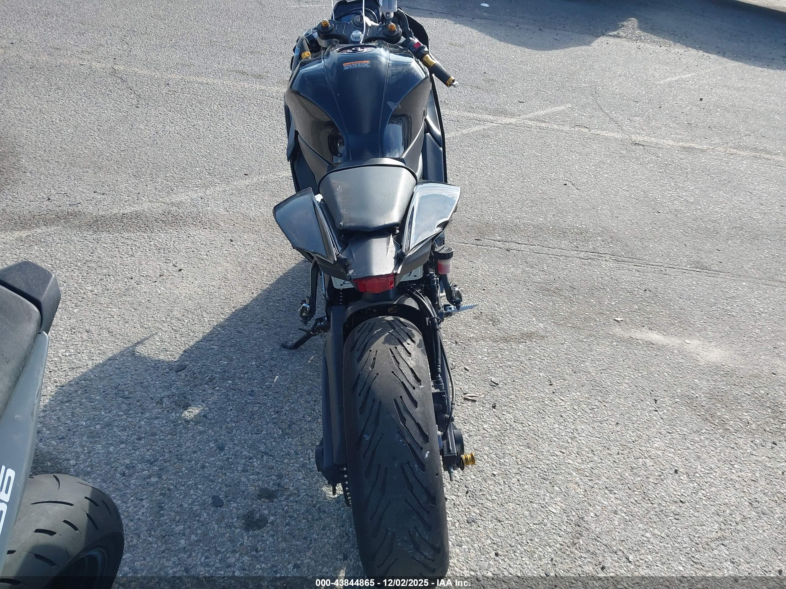 YAMAHA YZFR7 image 6