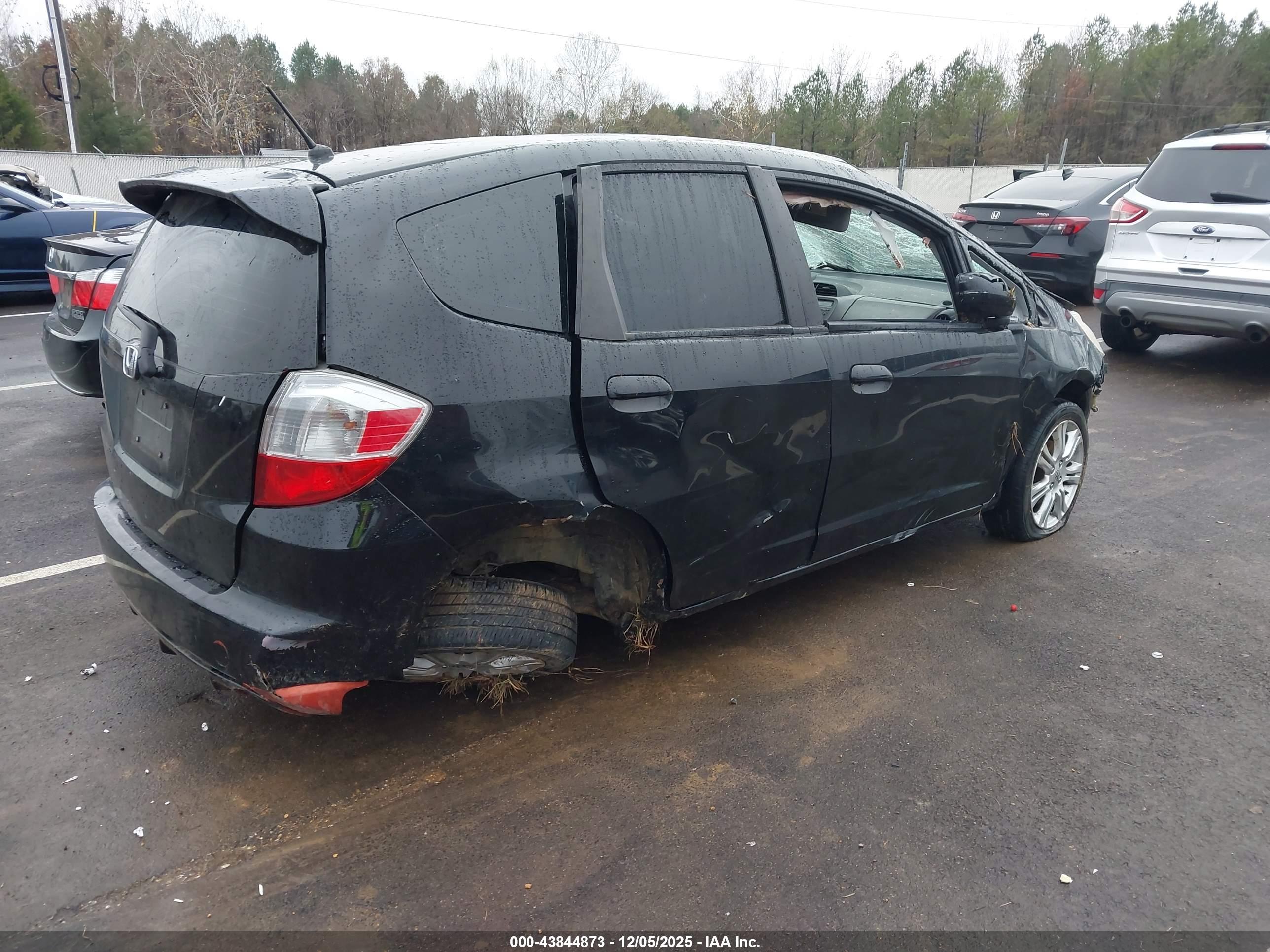HONDA FIT image 4