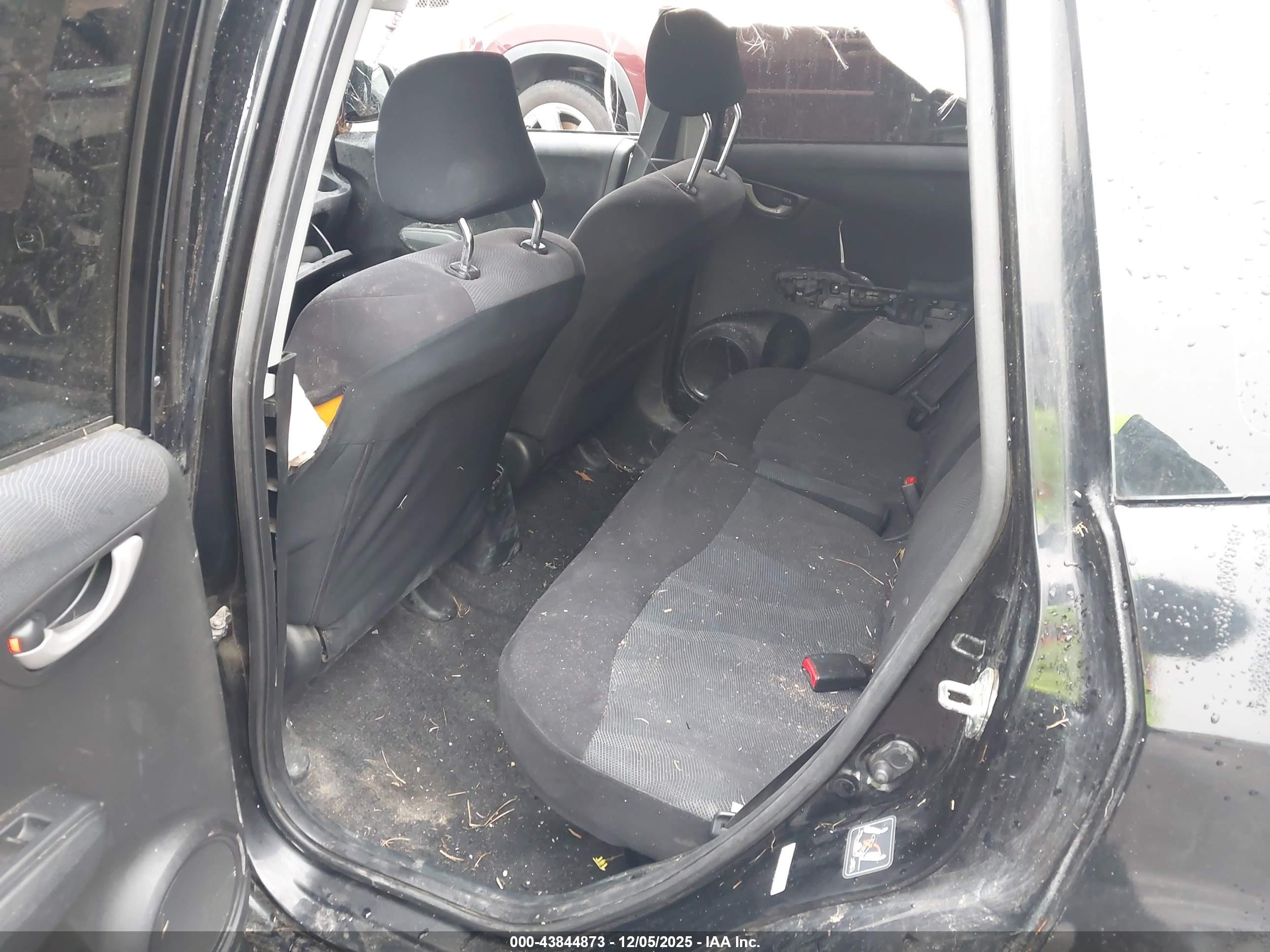 HONDA FIT image 8