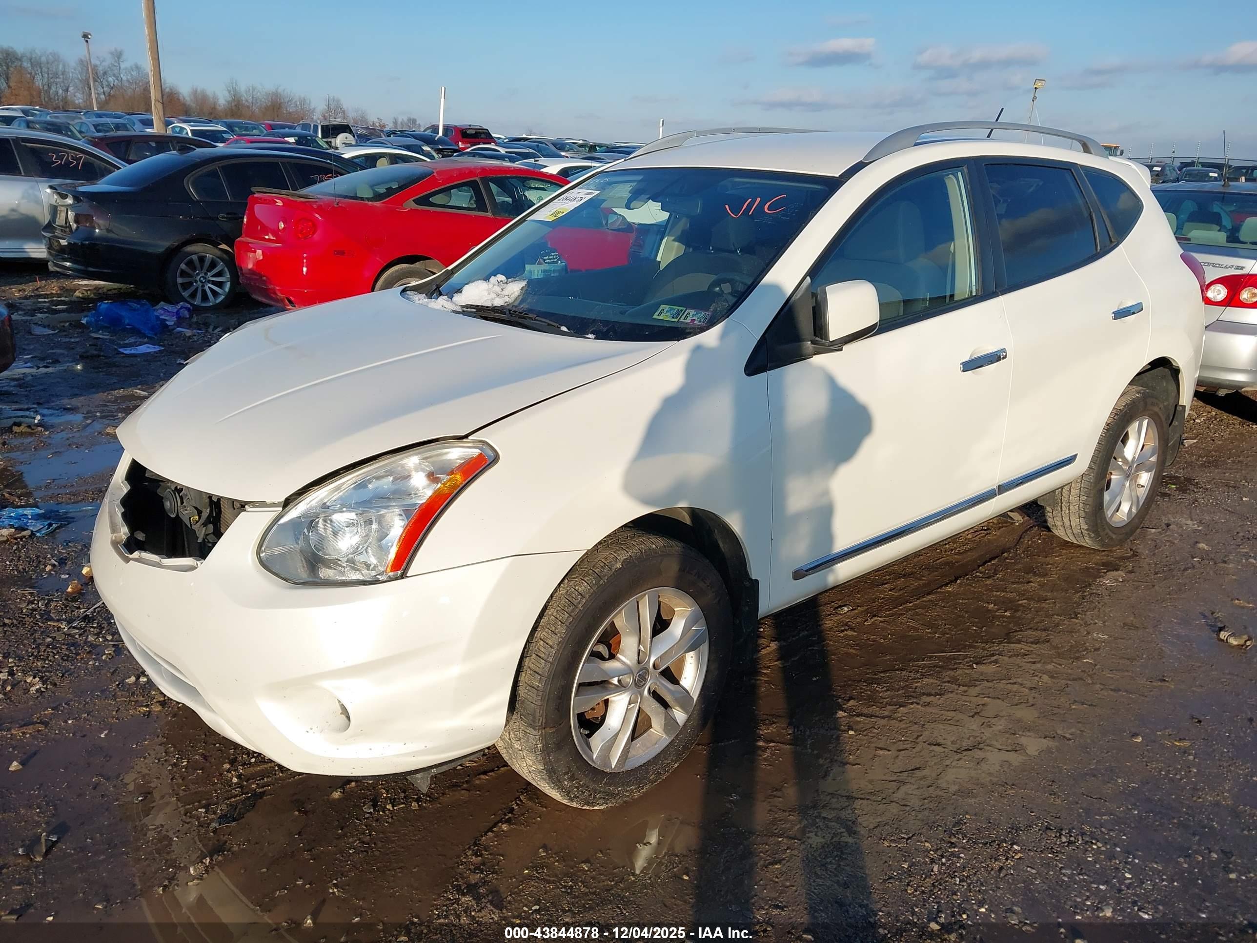NISSAN ROGUE image 2
