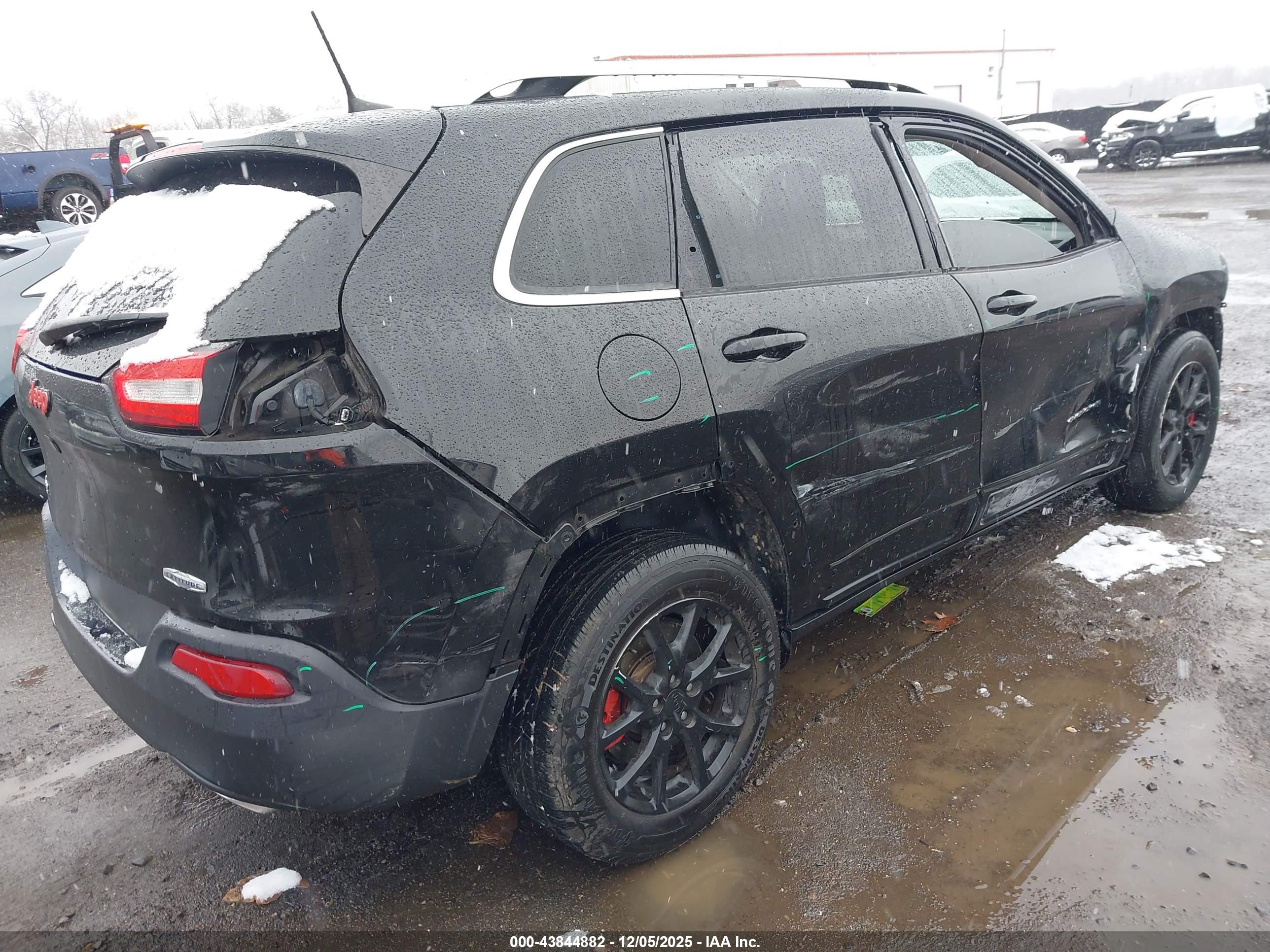 JEEP CHEROKEE image 4