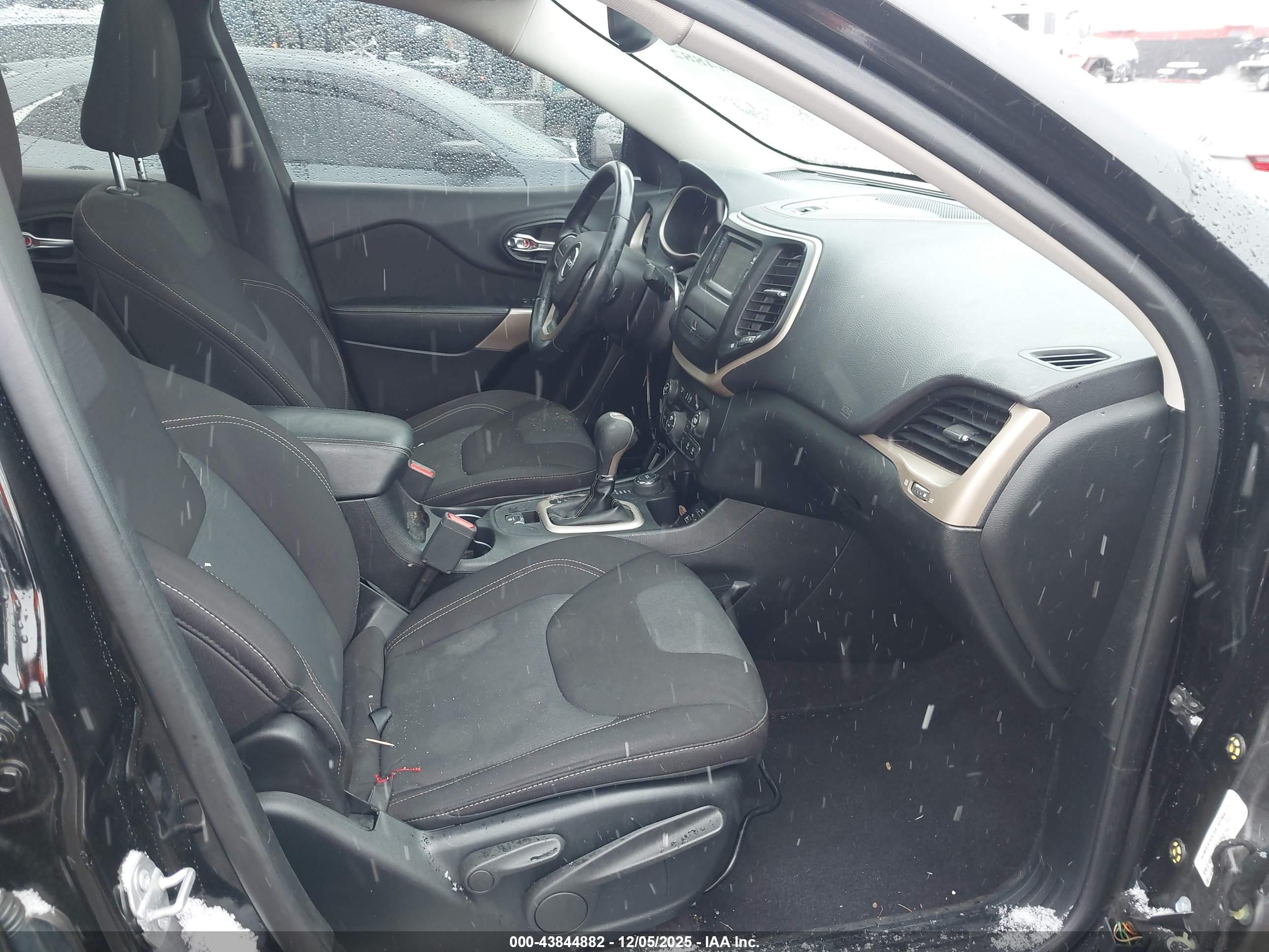 JEEP CHEROKEE image 5