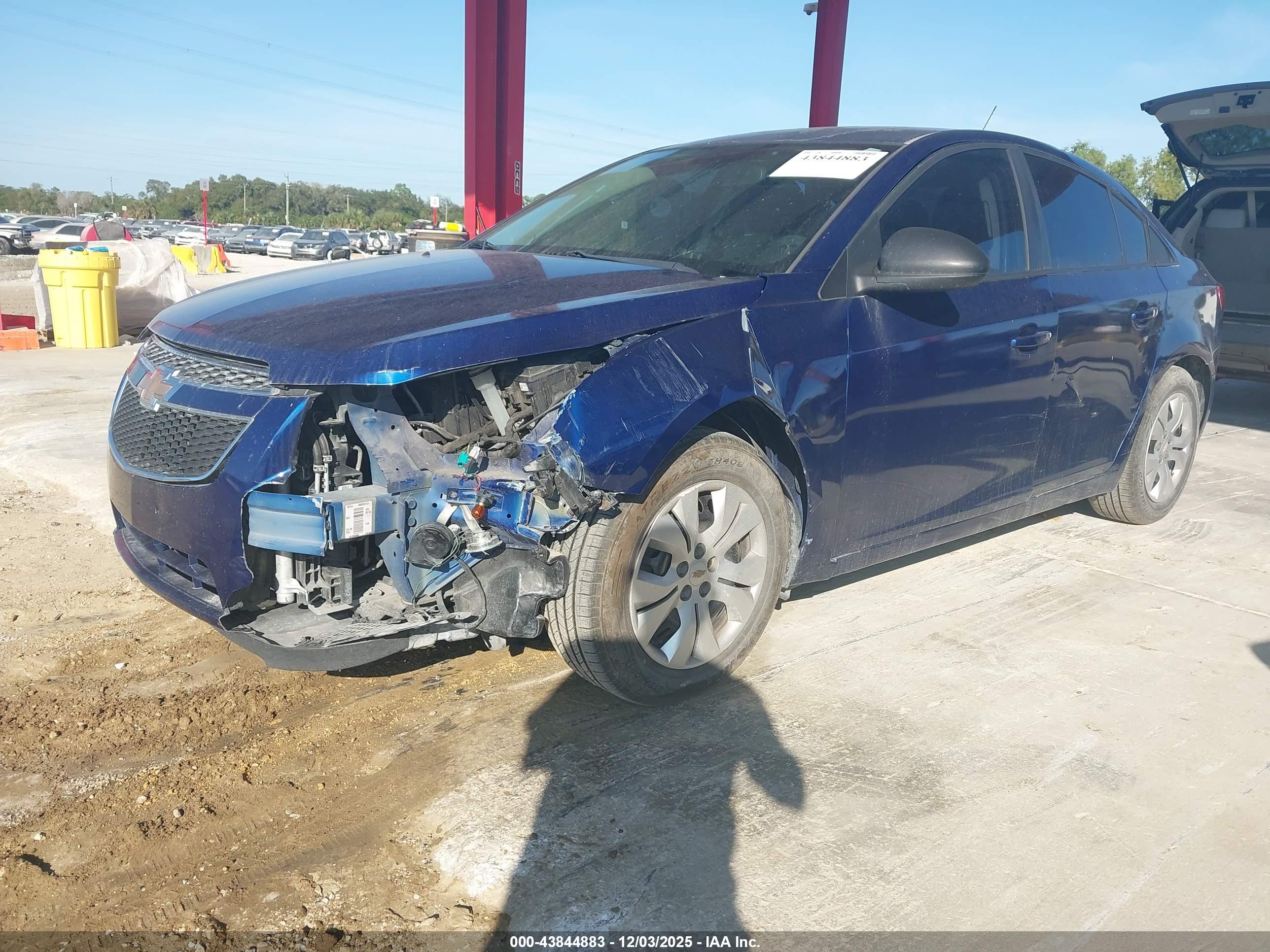 CHEVROLET CRUZE image 2