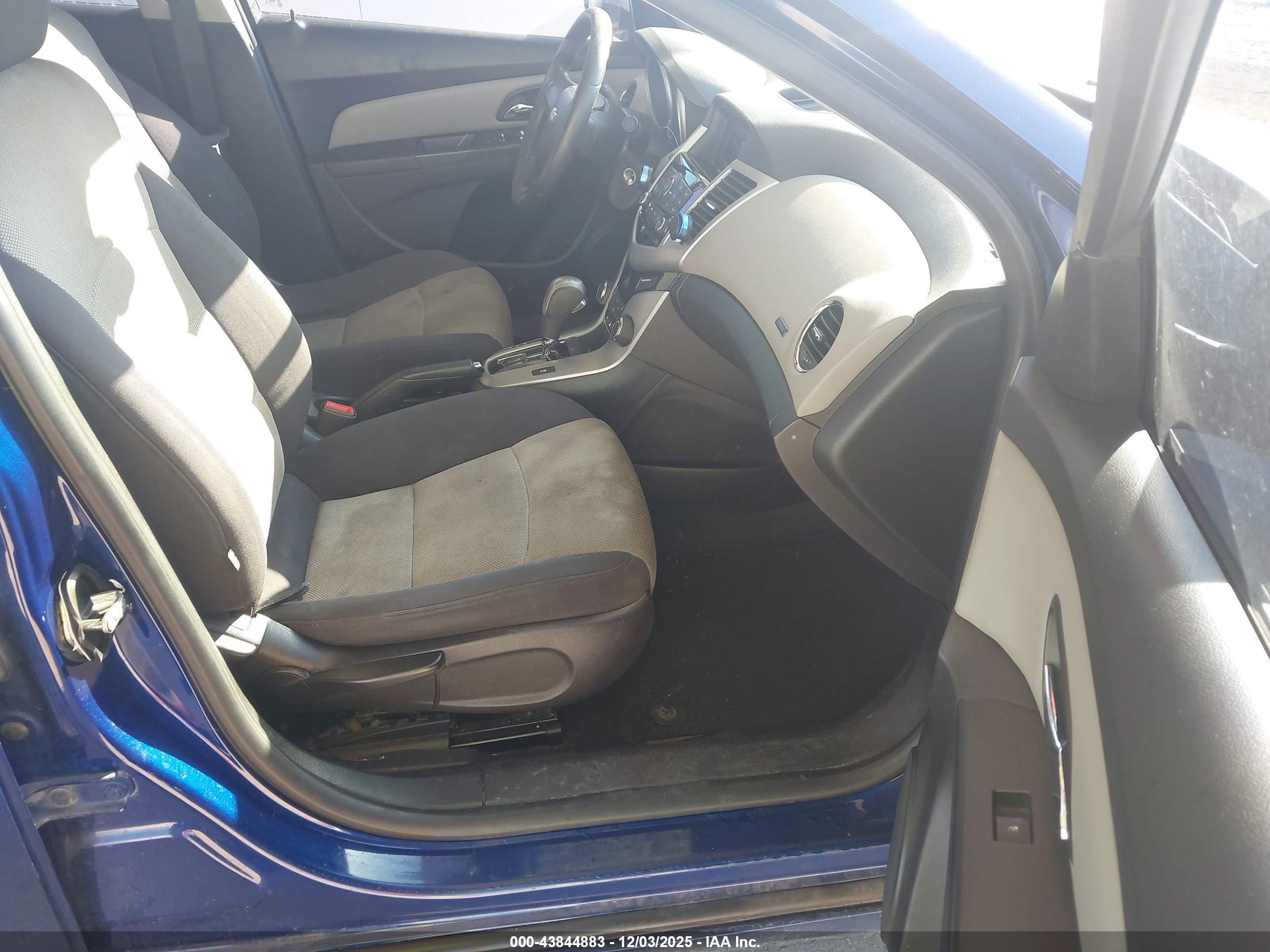 CHEVROLET CRUZE image 5