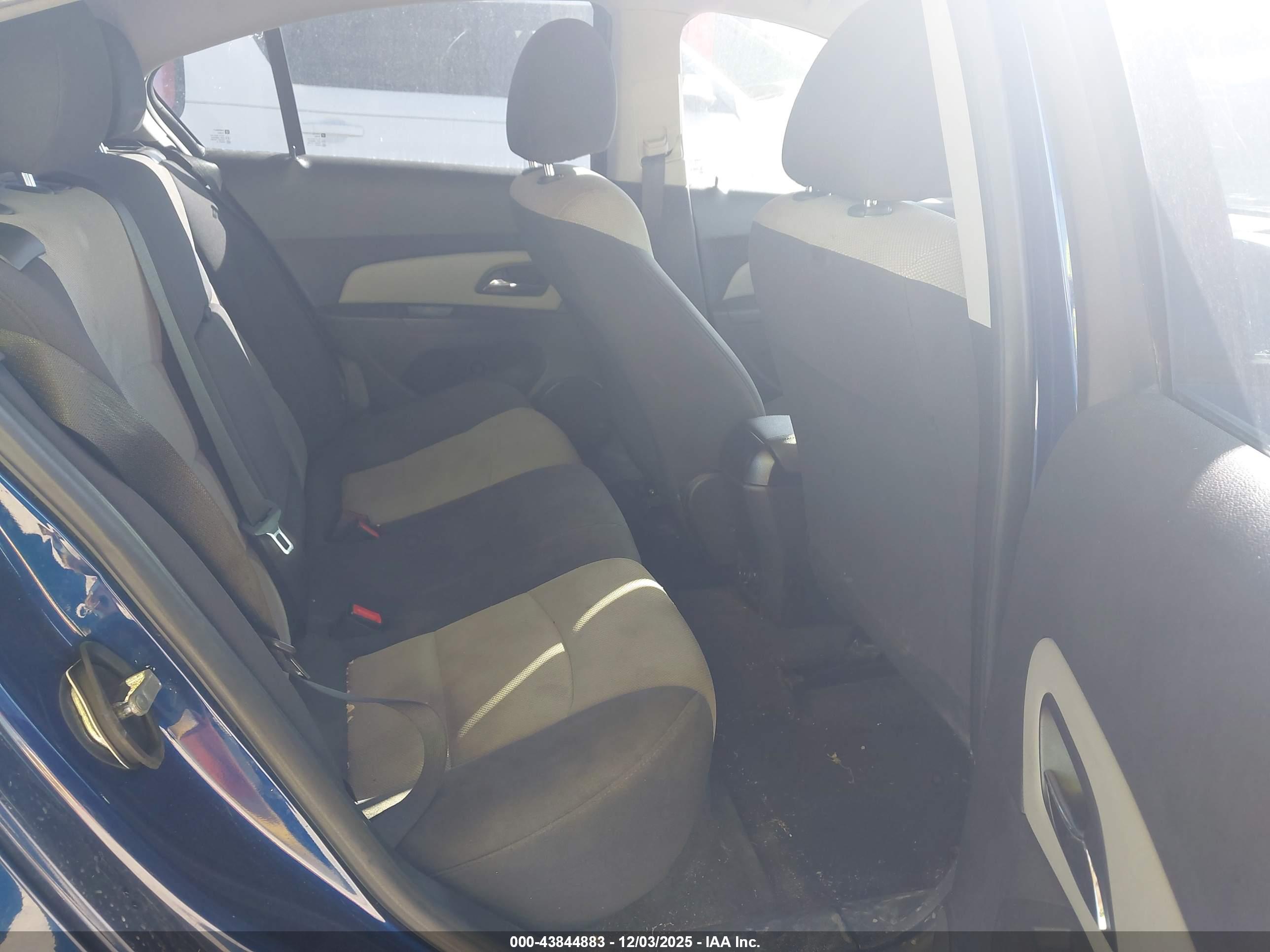 CHEVROLET CRUZE image 8