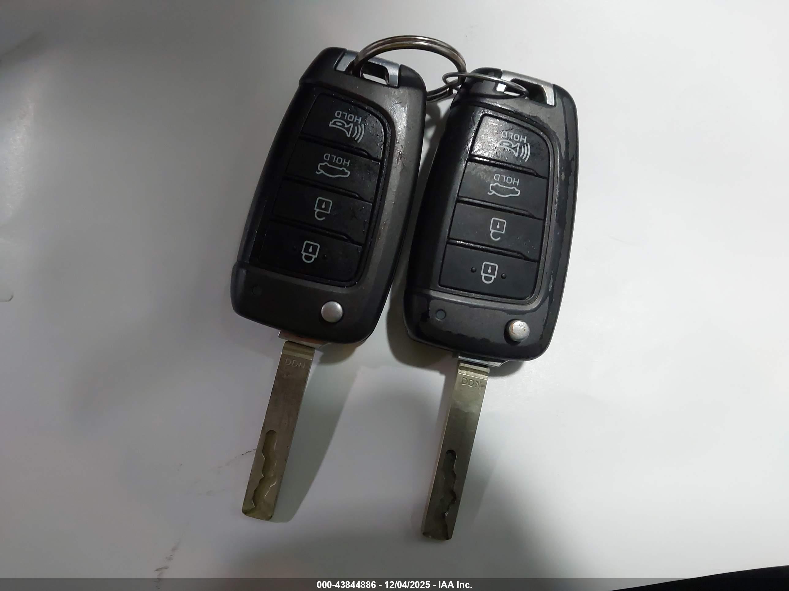 HYUNDAI SONATA image 11