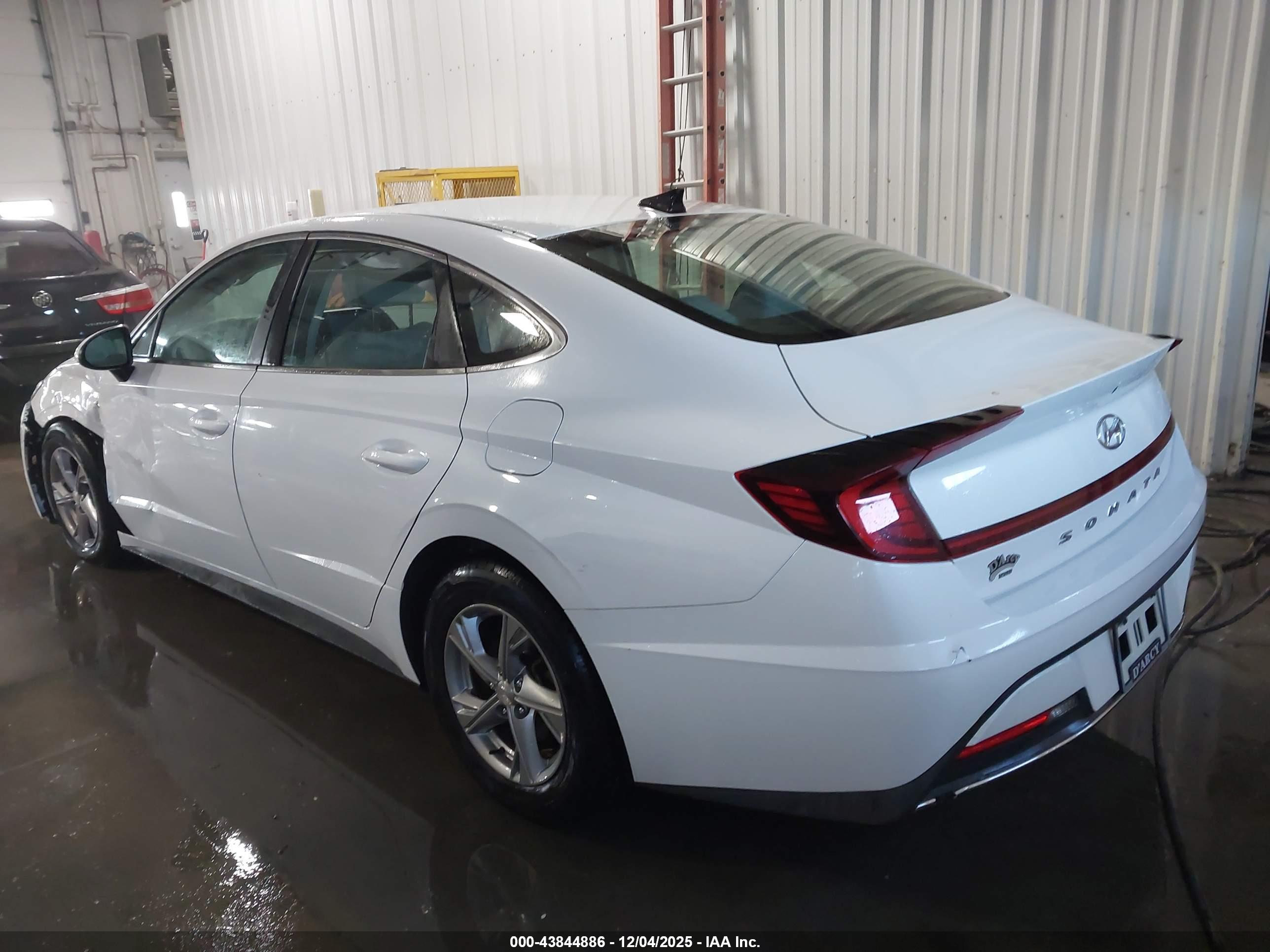 HYUNDAI SONATA image 3