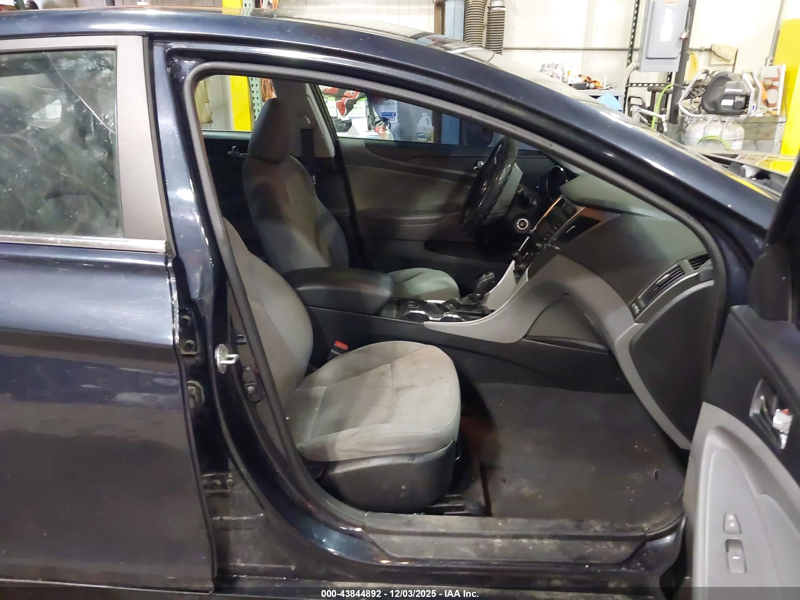 HYUNDAI SONATA image 5
