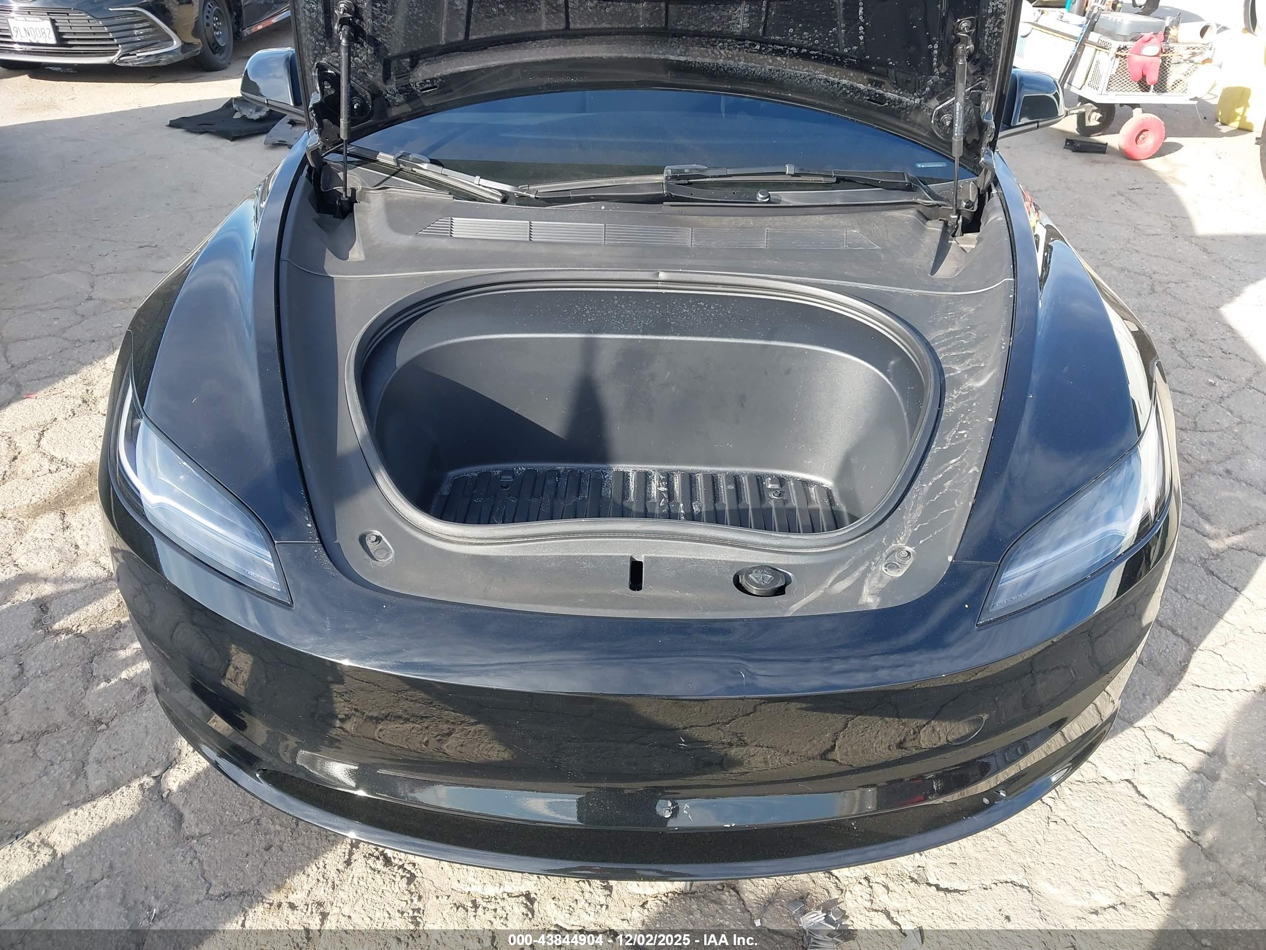 TESLA MODEL image 10