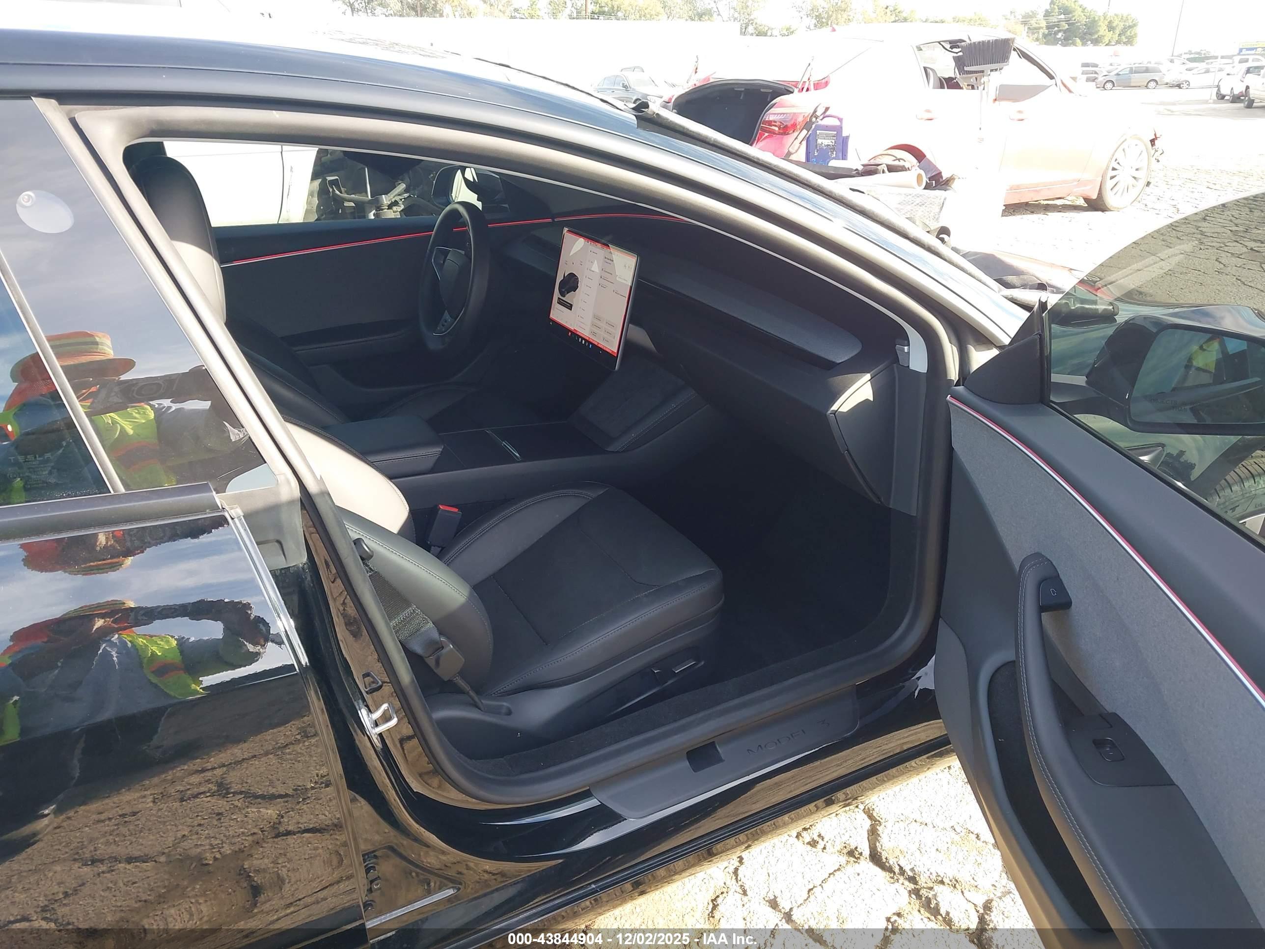 TESLA MODEL image 5