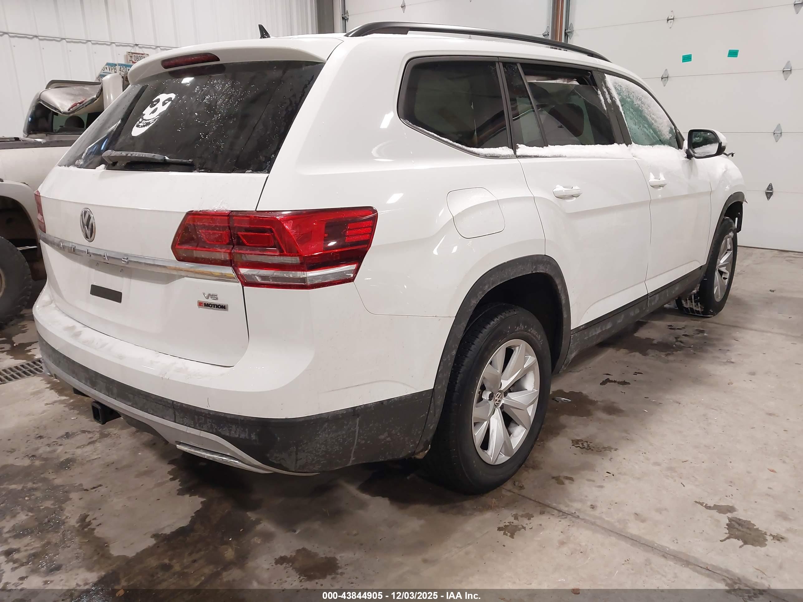 VOLKSWAGEN ATLAS image 4