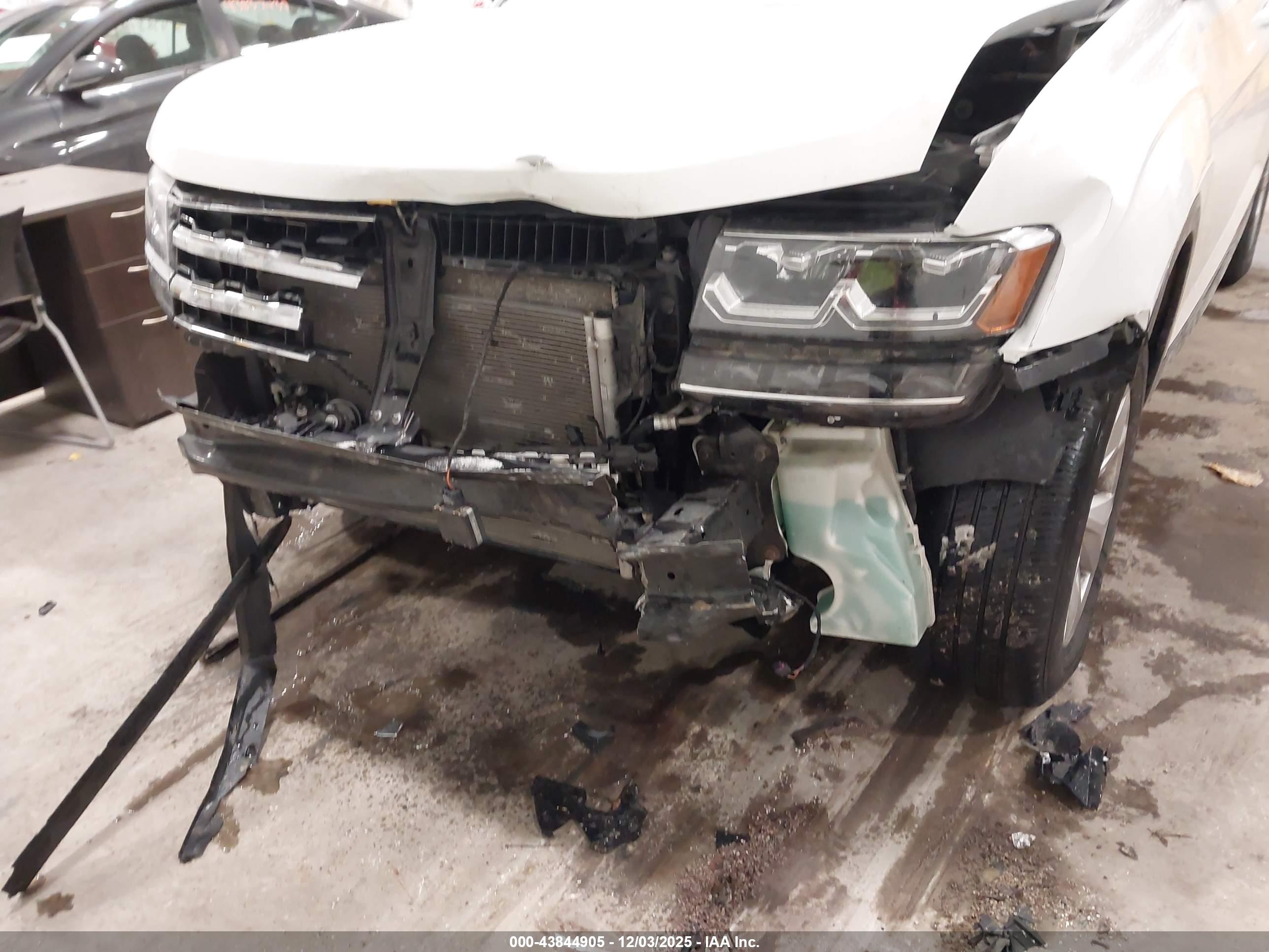 VOLKSWAGEN ATLAS image 6