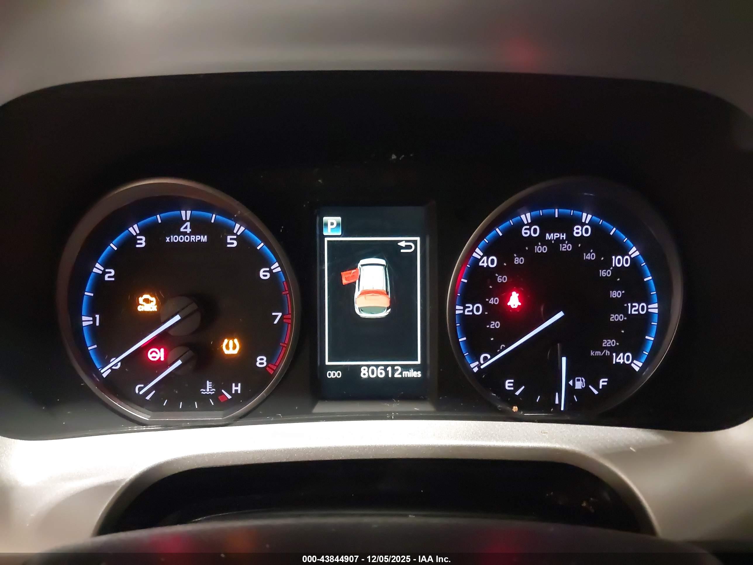 TOYOTA RAV4 image 7