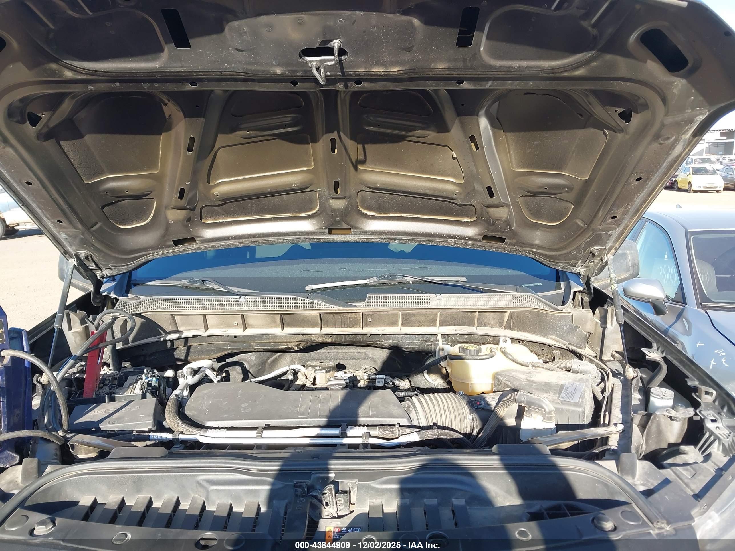 CHEVROLET SILVERADO image 10