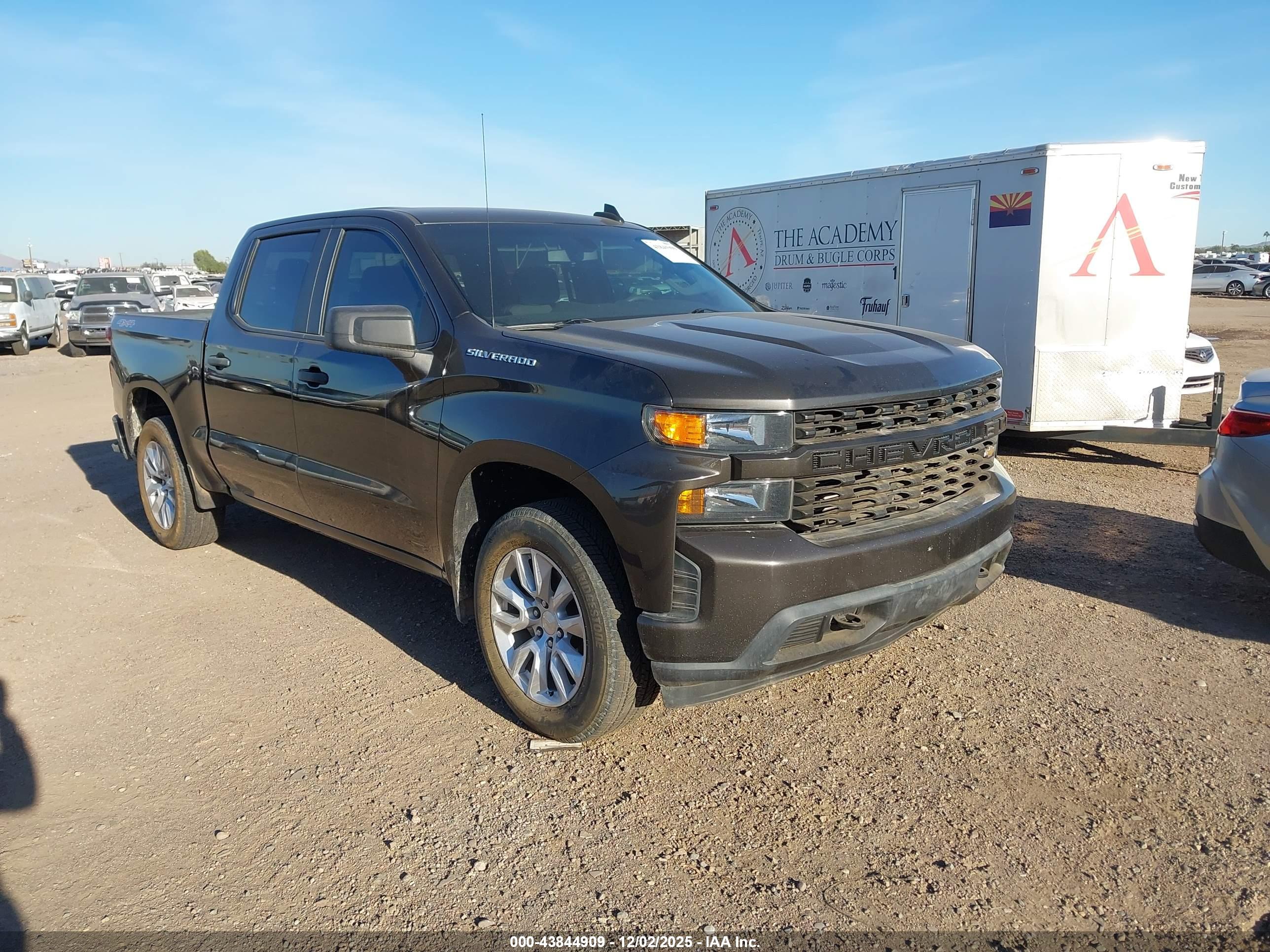CHEVROLET SILVERADO image 6