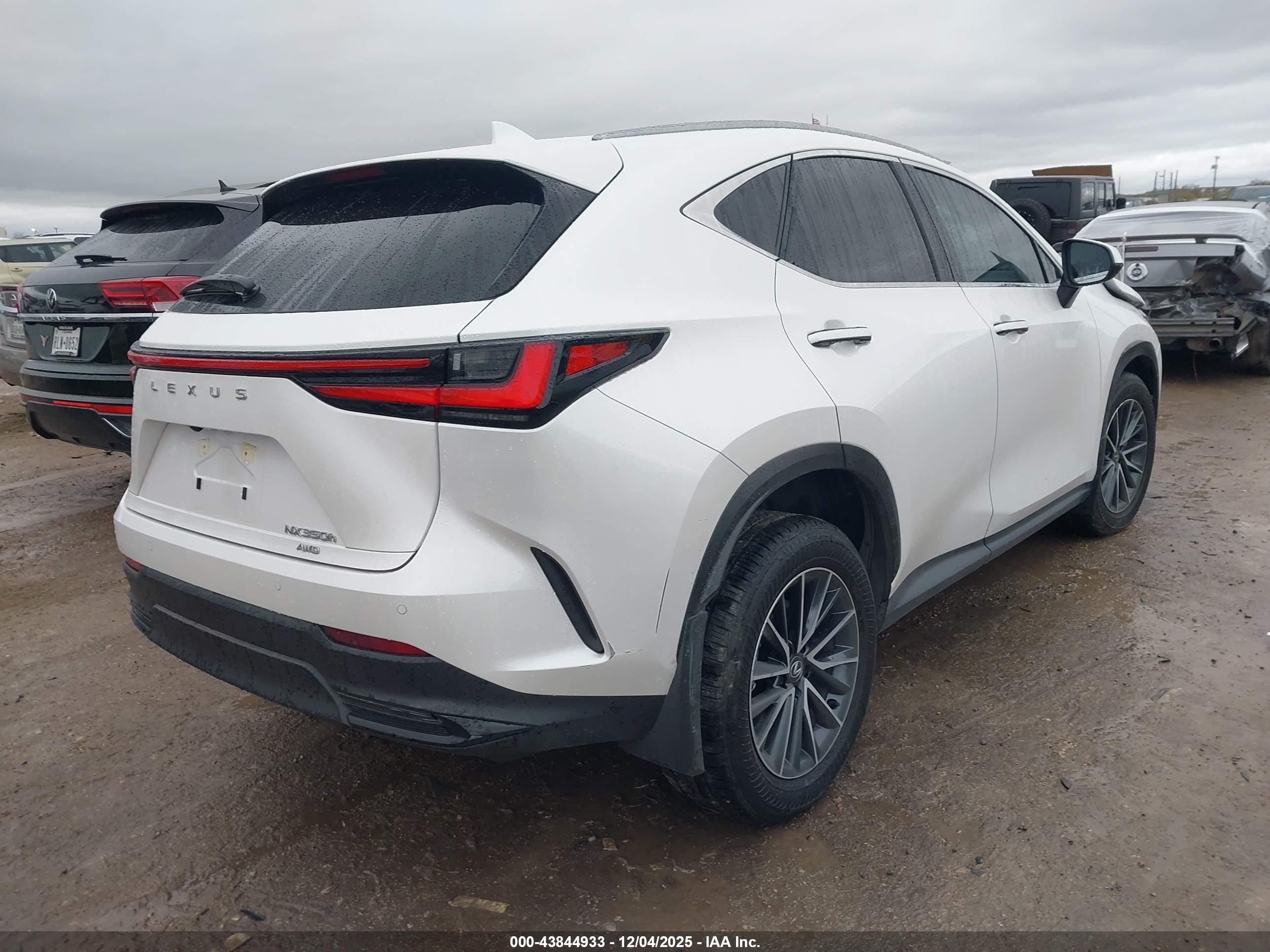 LEXUS NX image 4