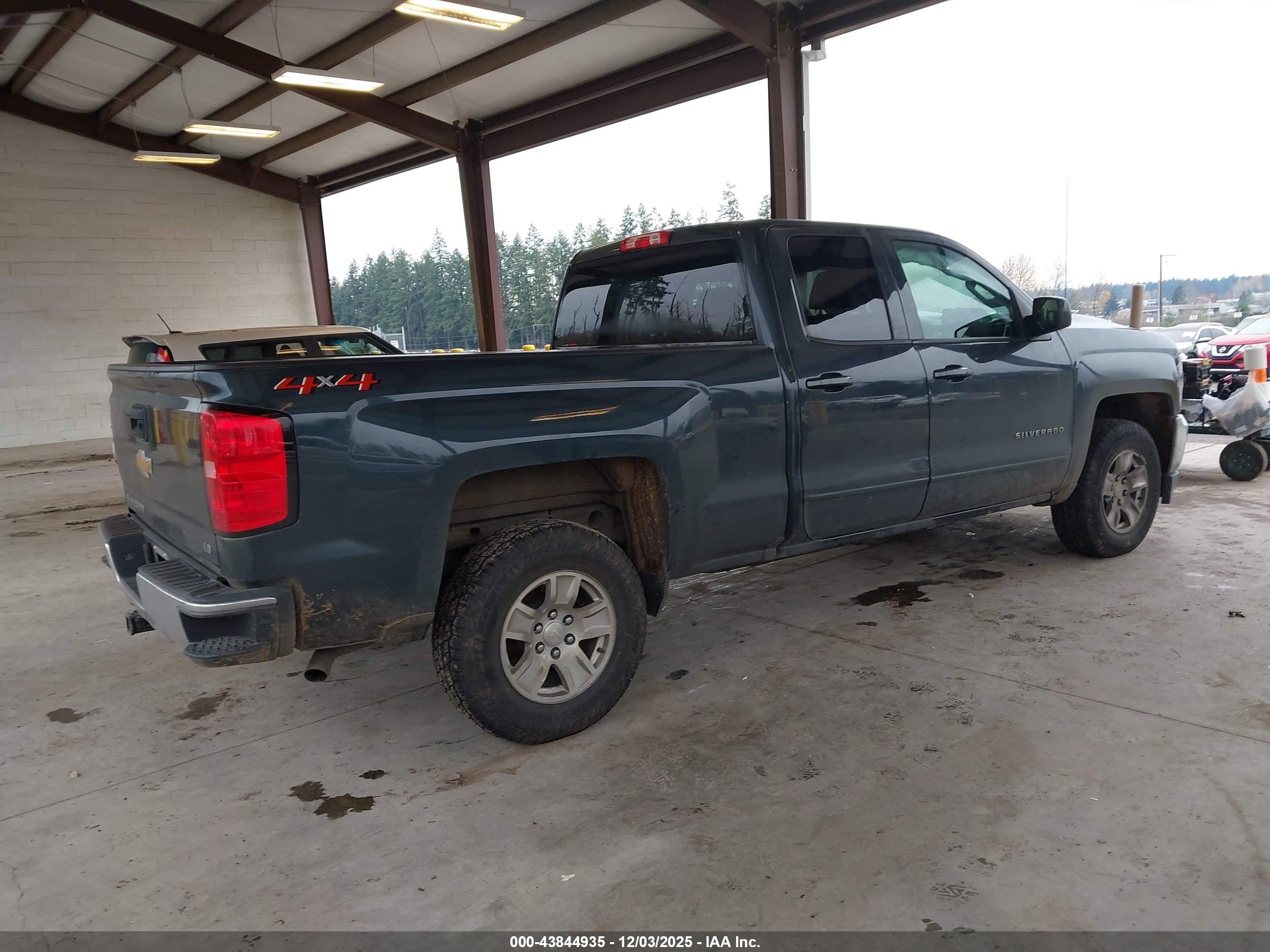 CHEVROLET SILVERADO image 4
