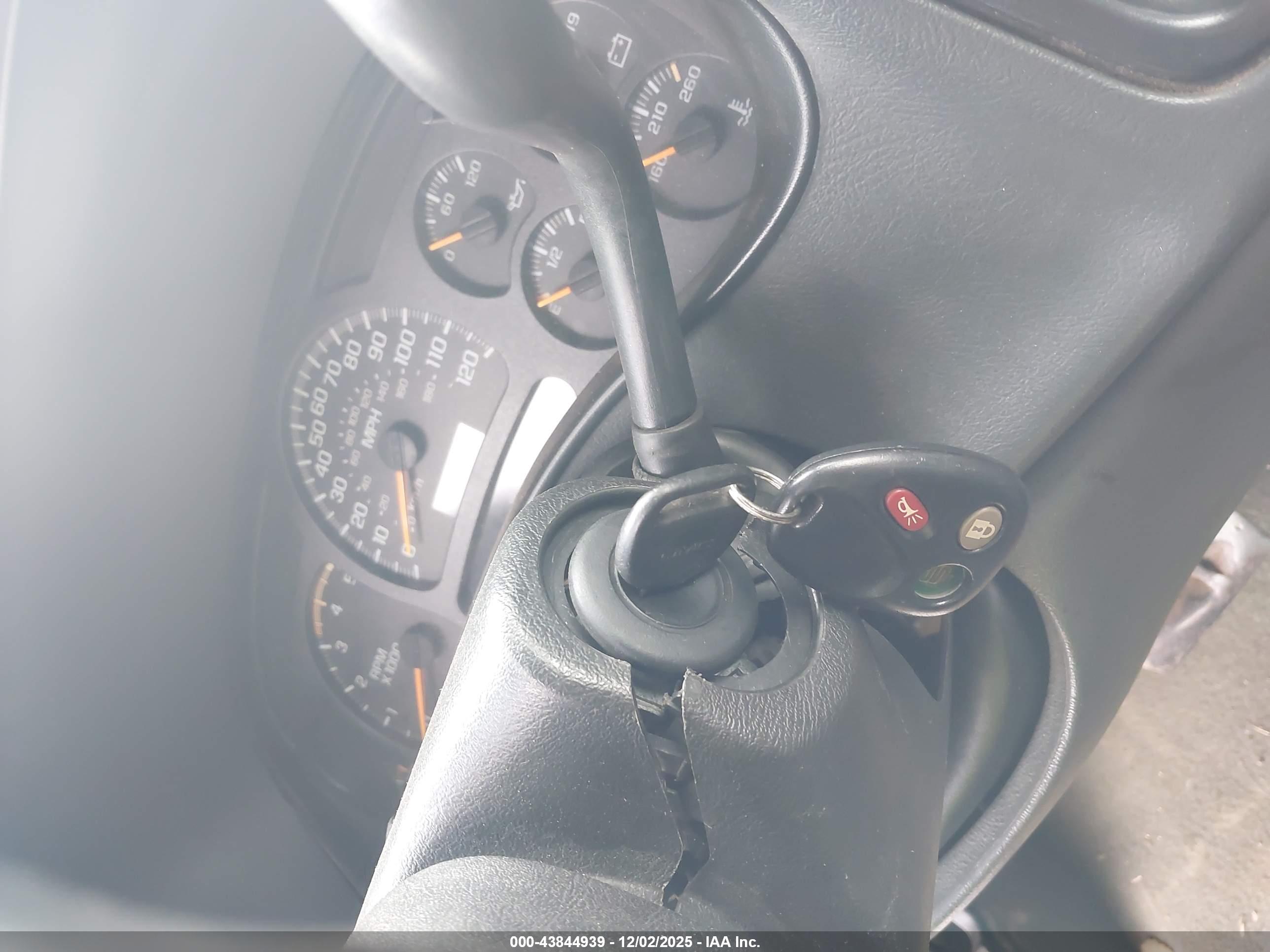 GMC SIERRA image 11