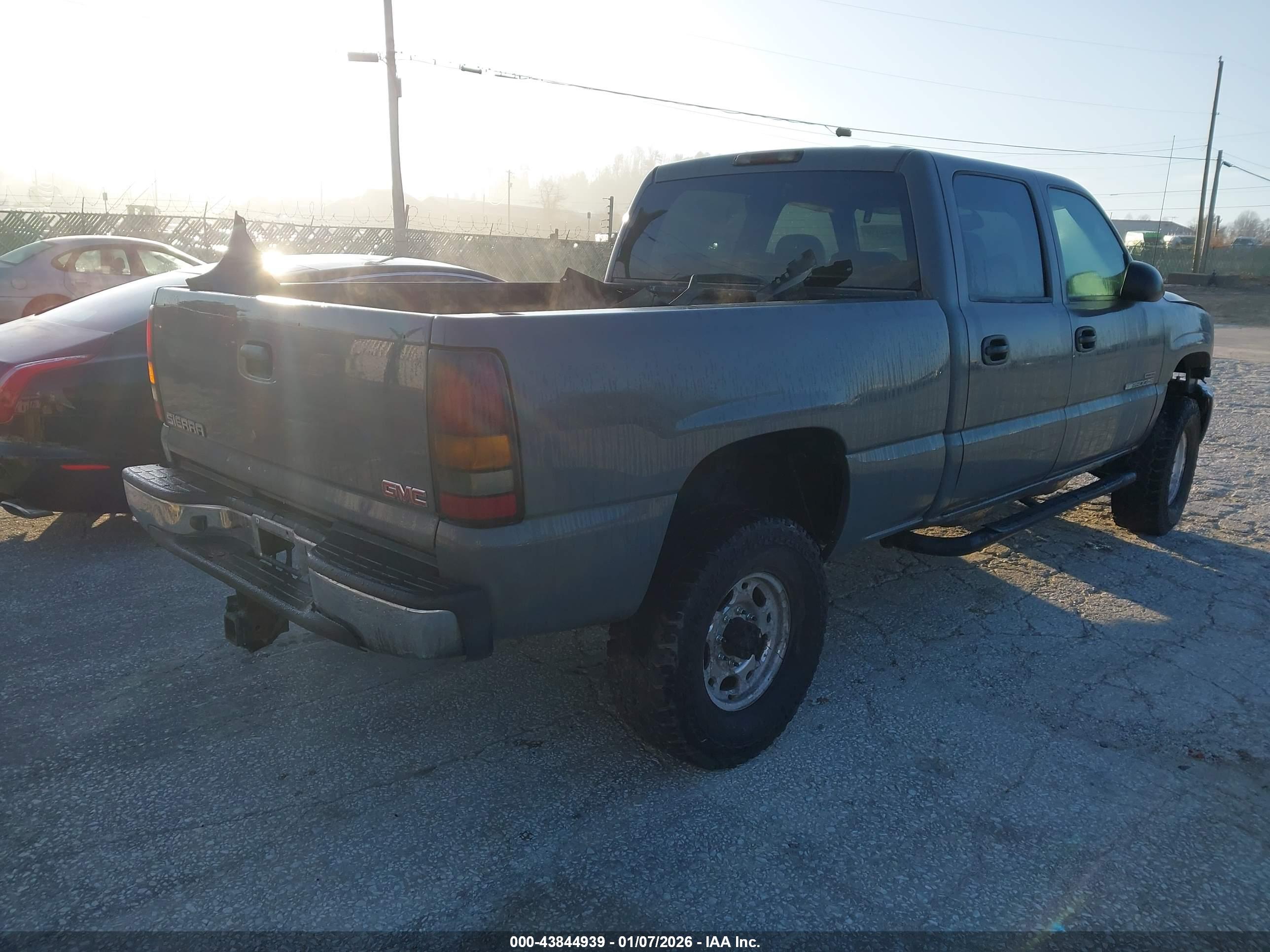 GMC SIERRA image 4