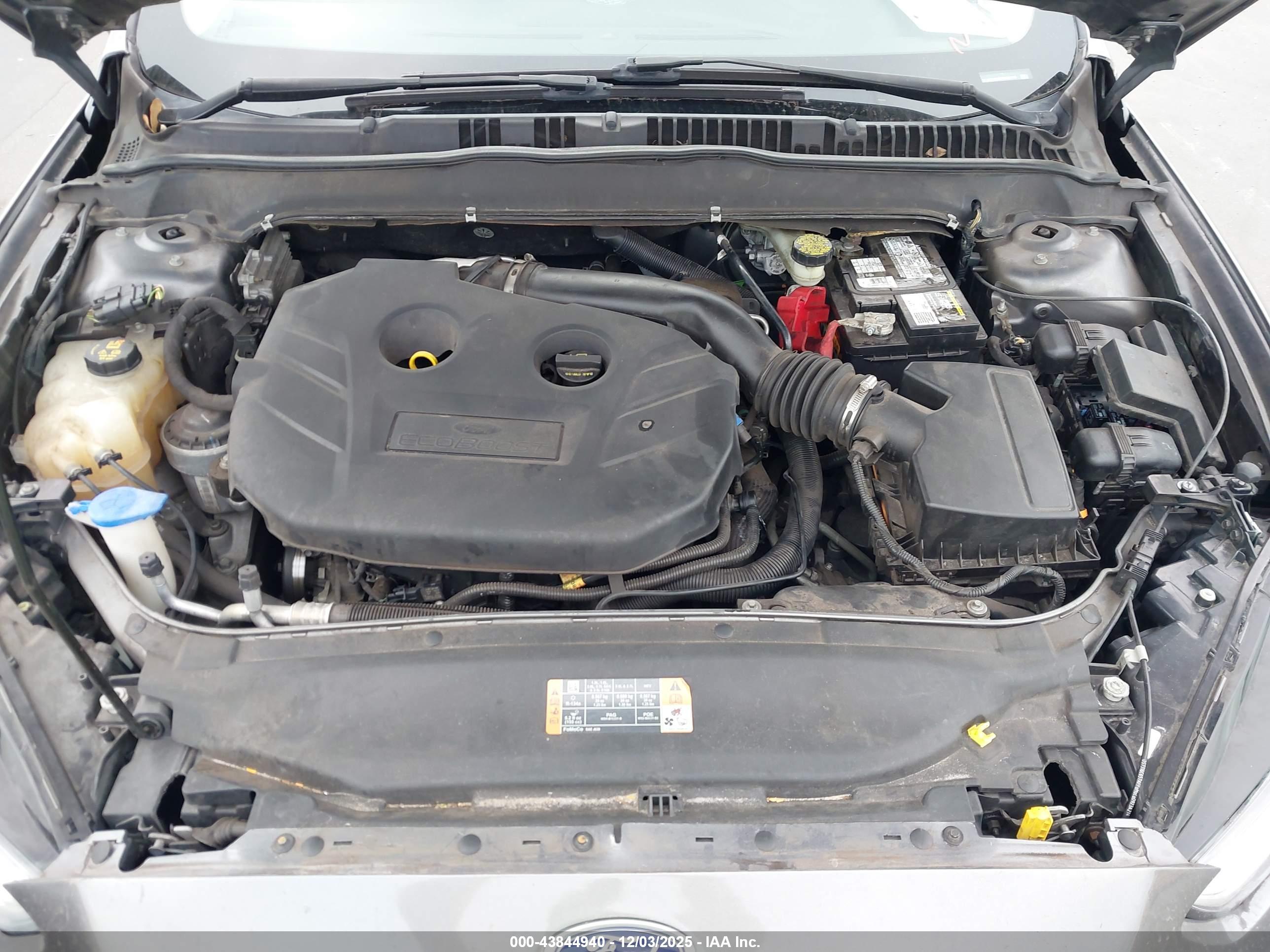 FORD FUSION image 10