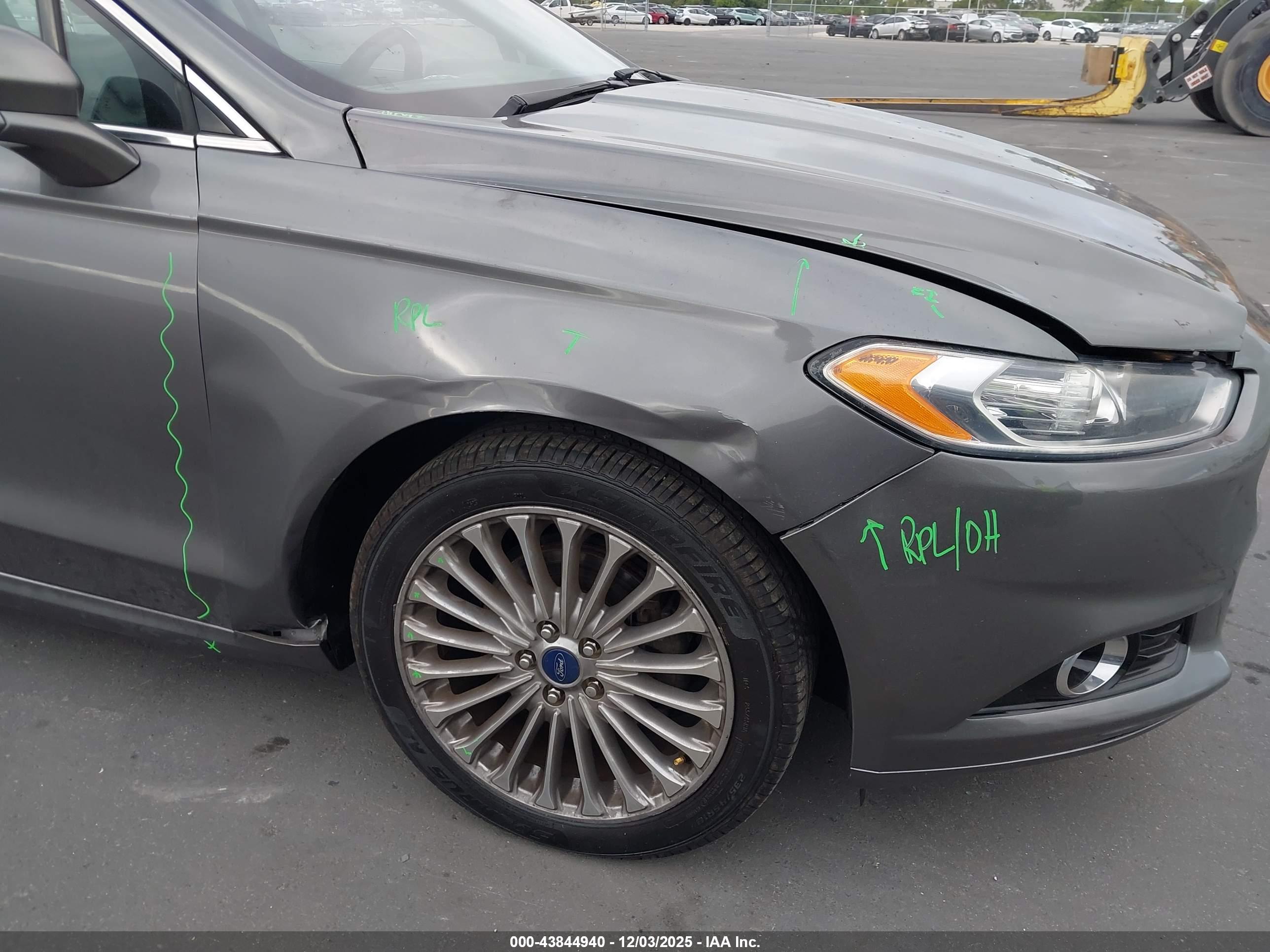 FORD FUSION image 6