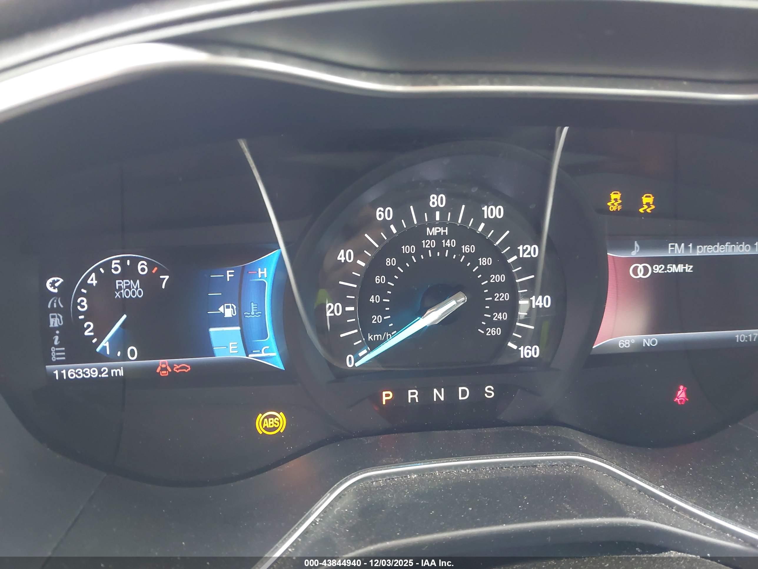 FORD FUSION image 7