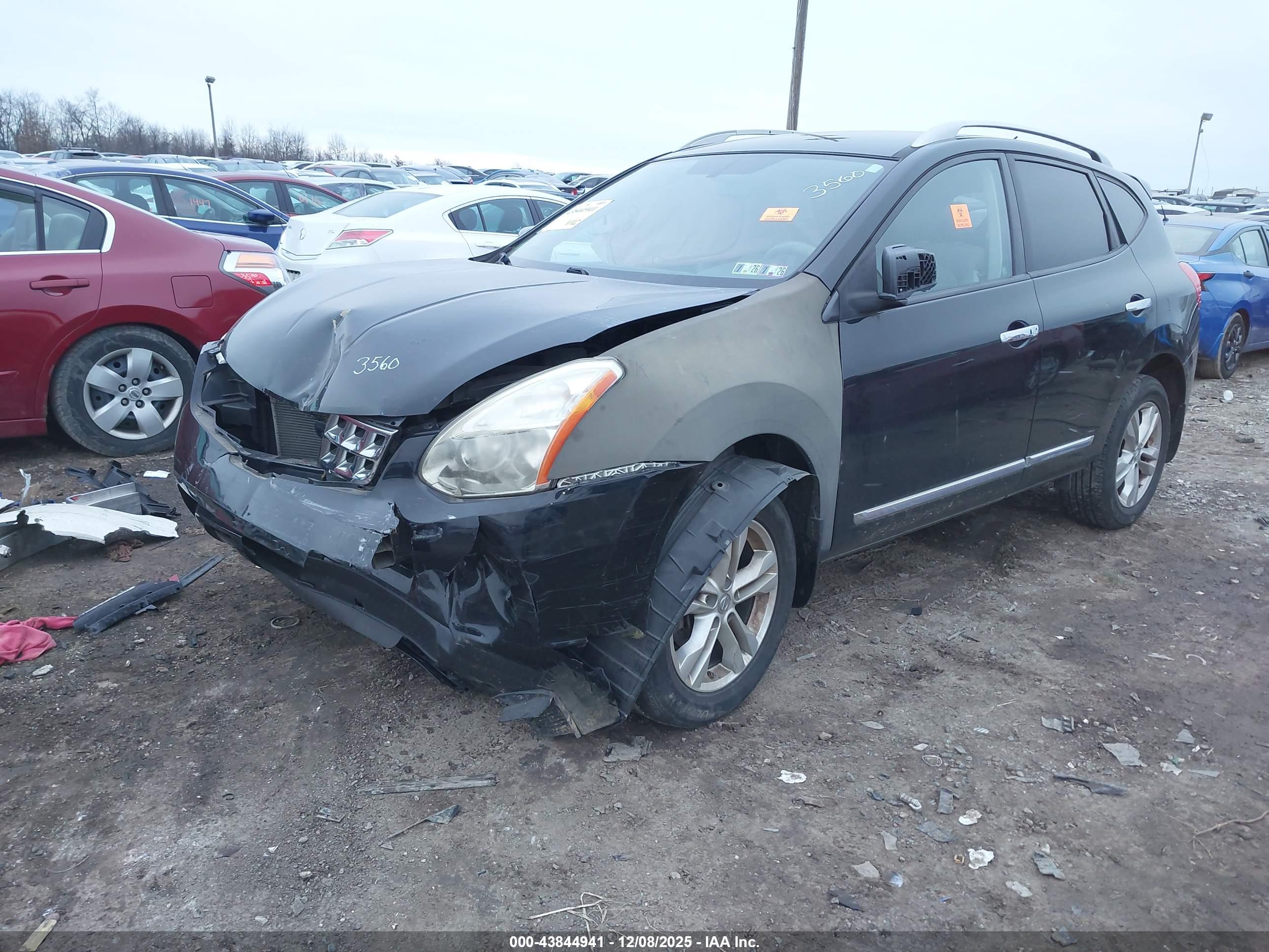 NISSAN ROGUE image 2
