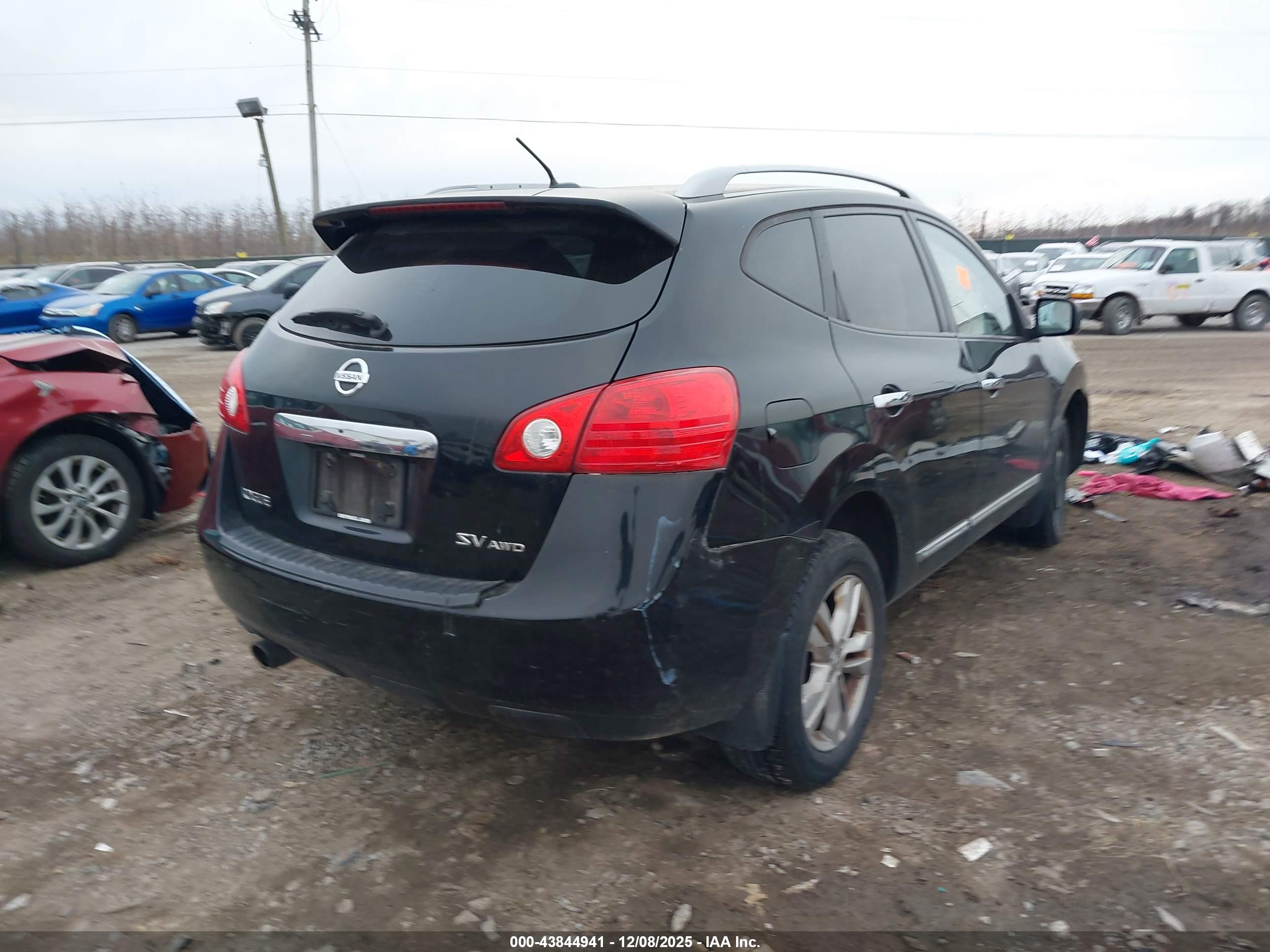 NISSAN ROGUE image 4