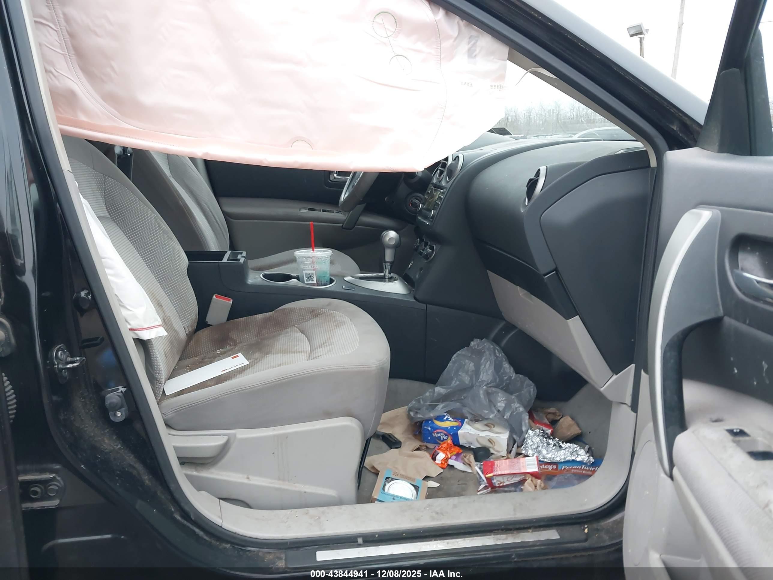 NISSAN ROGUE image 5