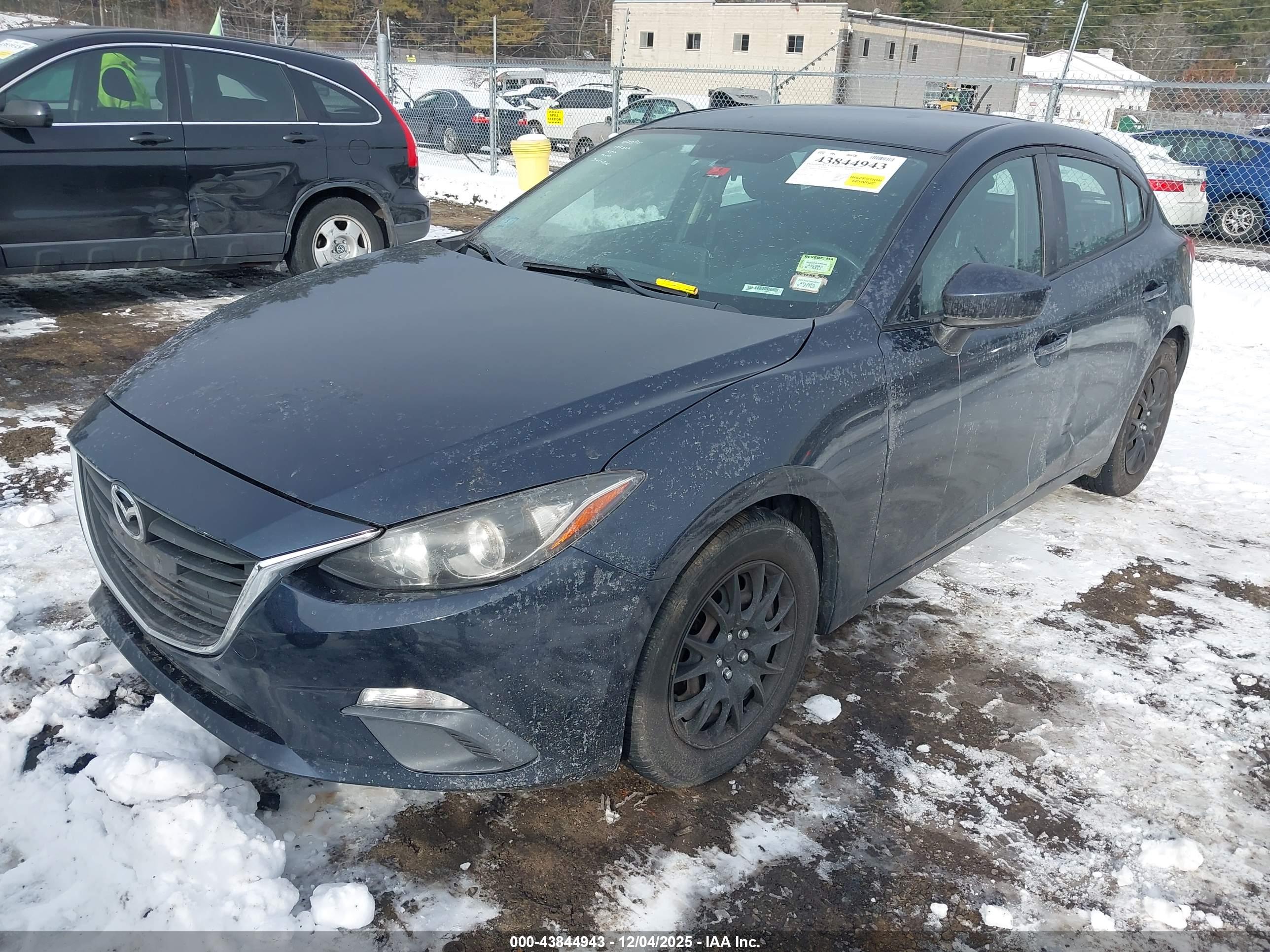 MAZDA MAZDA3 image 2