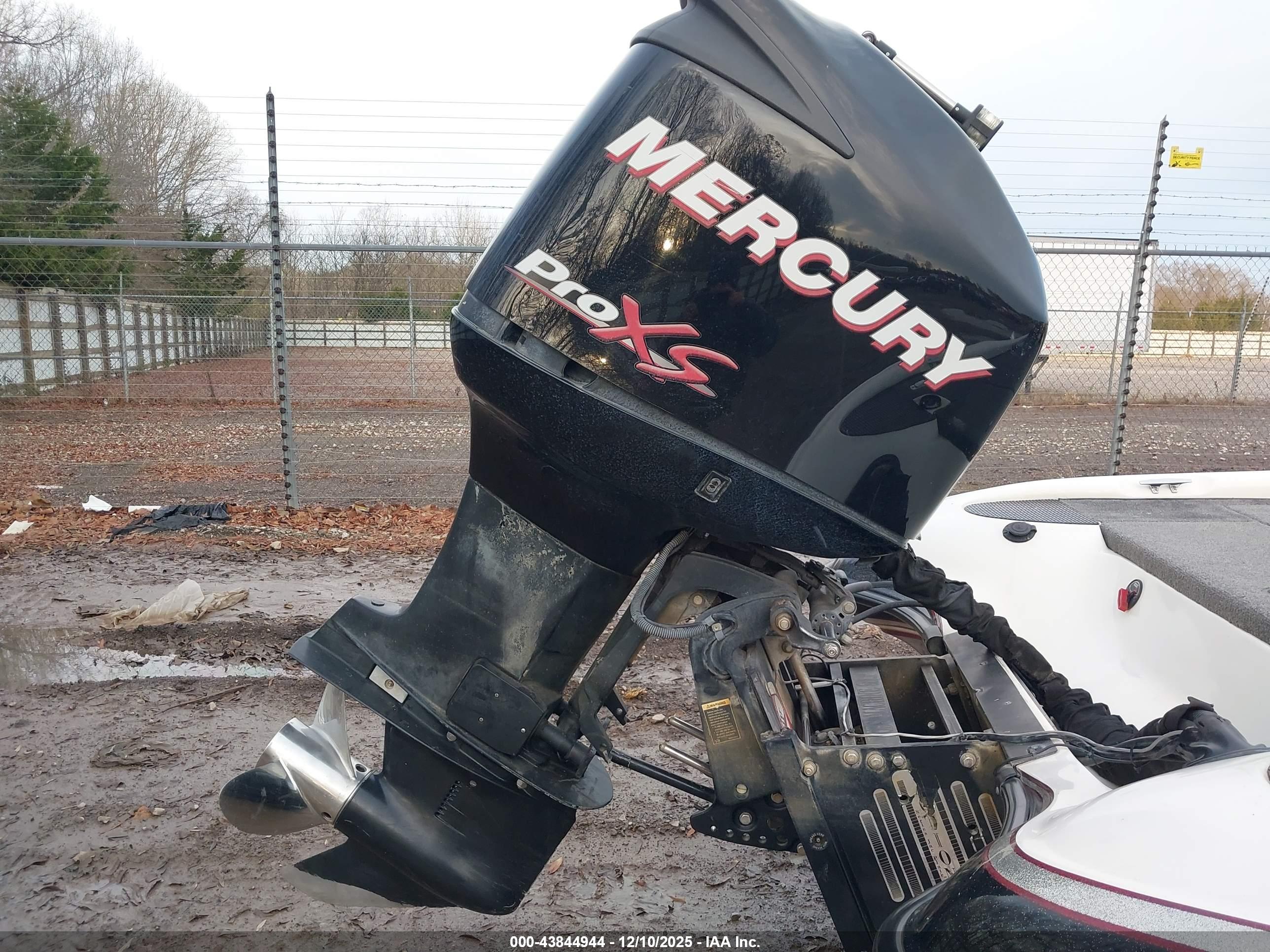 TRITON BASSBOAT image 10
