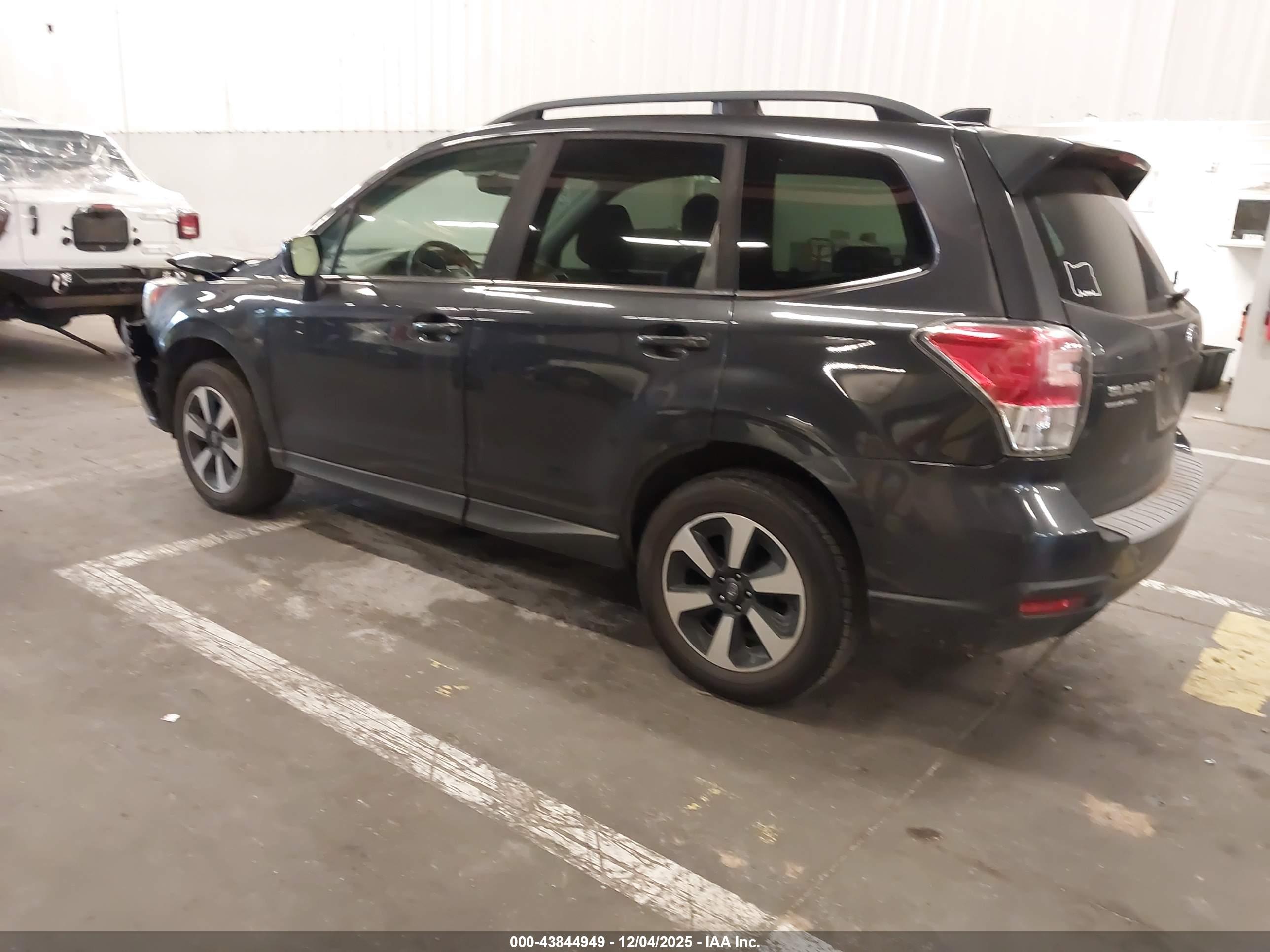 SUBARU FORESTER image 3