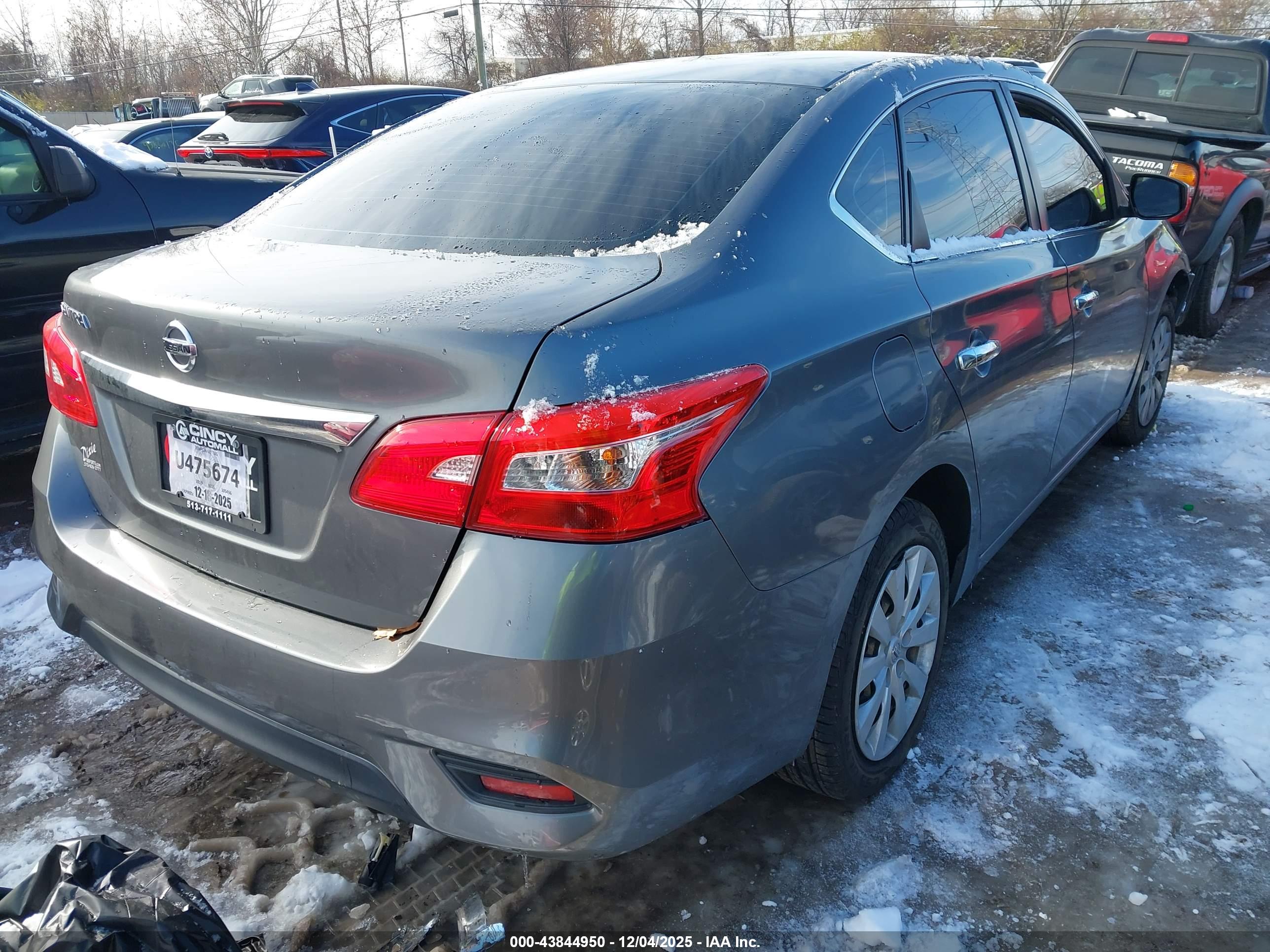 NISSAN SENTRA image 4