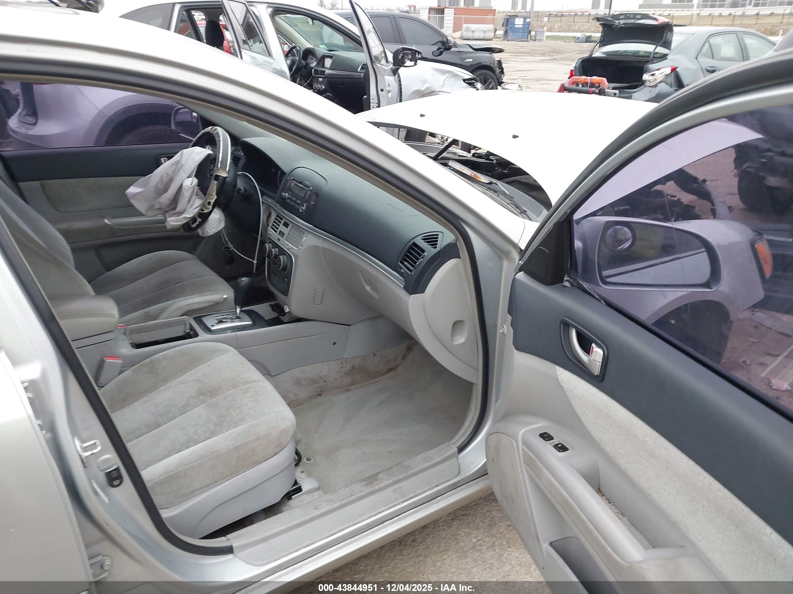 HYUNDAI SONATA image 5