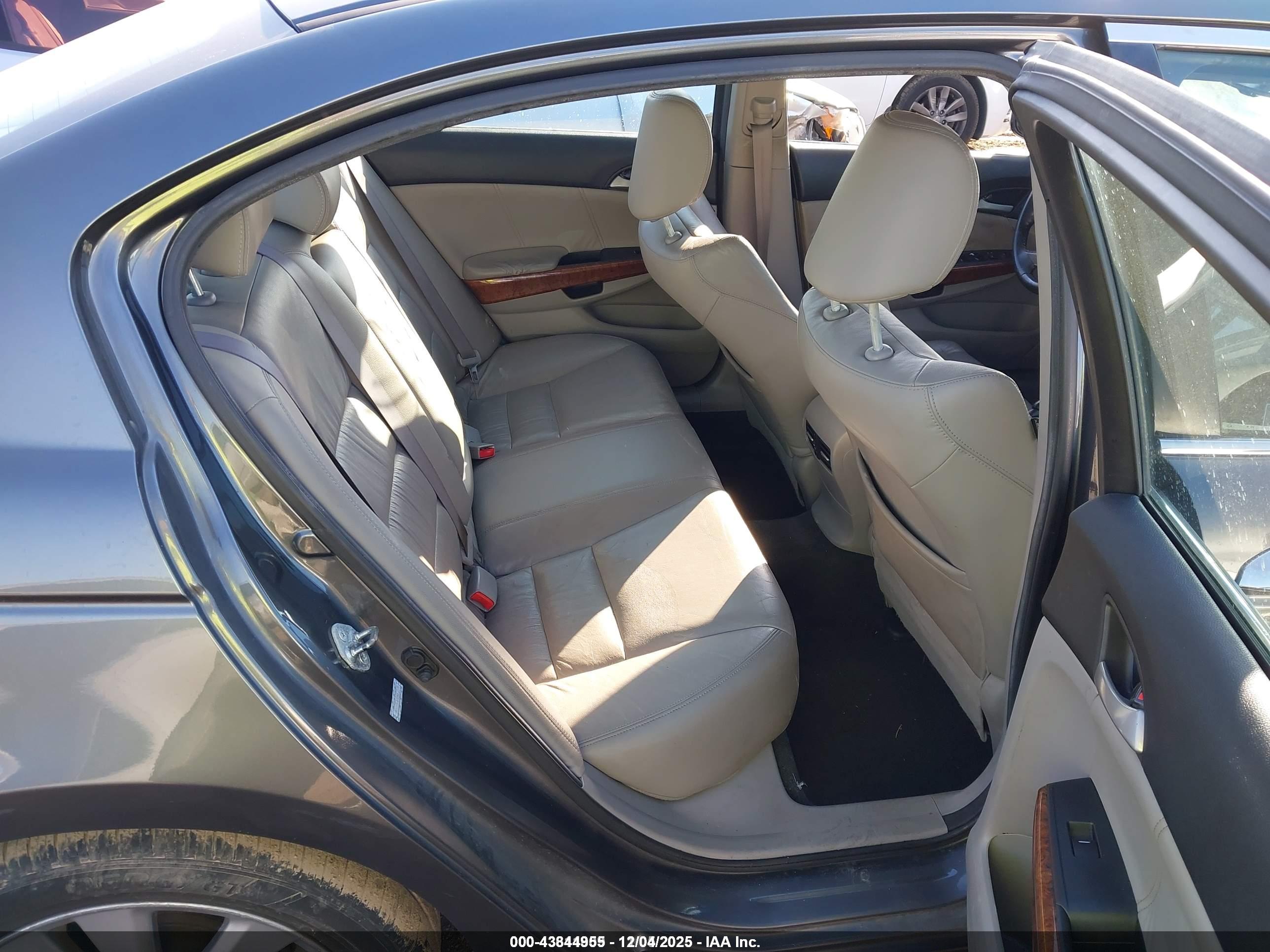 HONDA ACCORD image 8