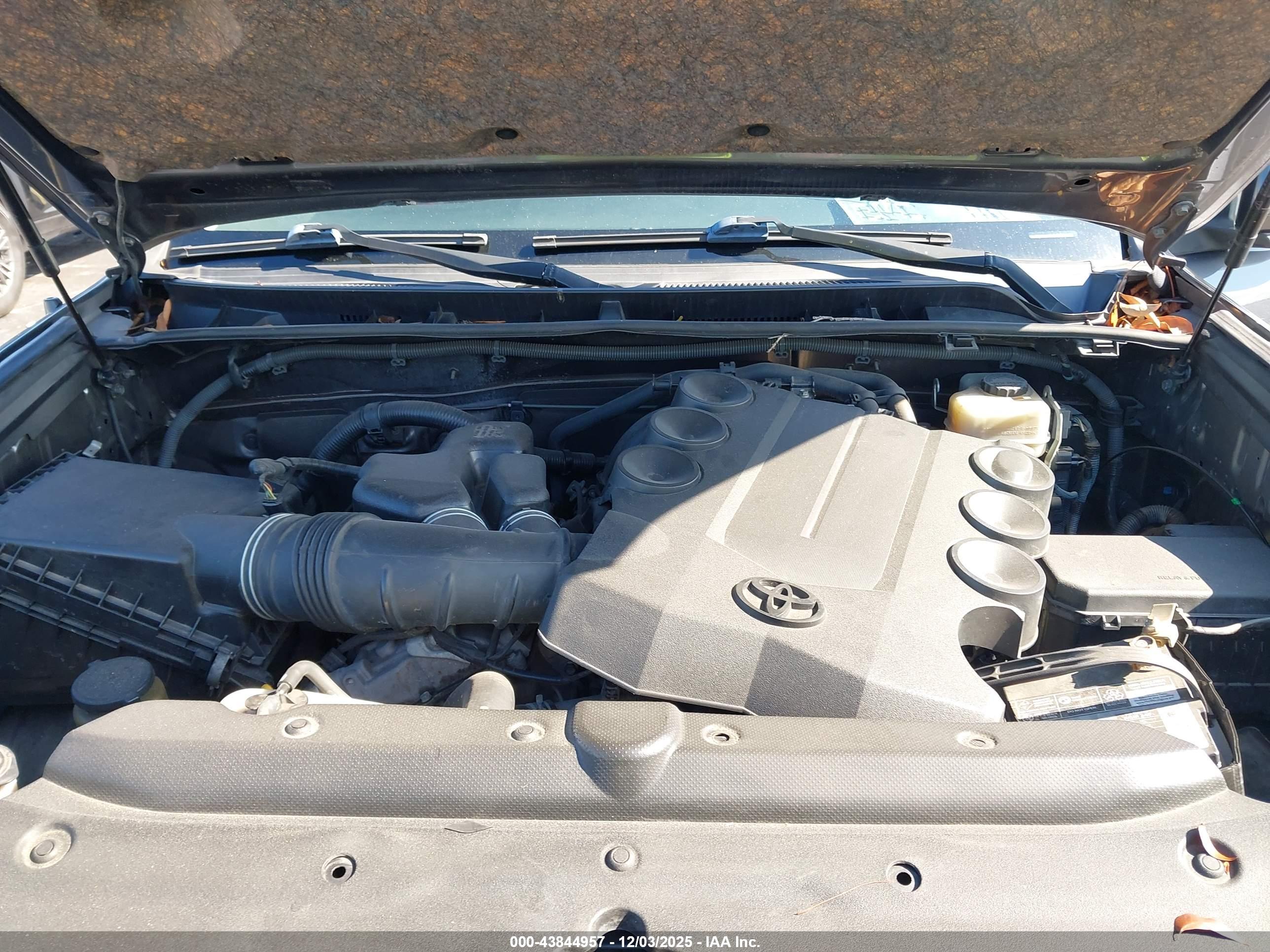 TOYOTA 4RUNNER image 10