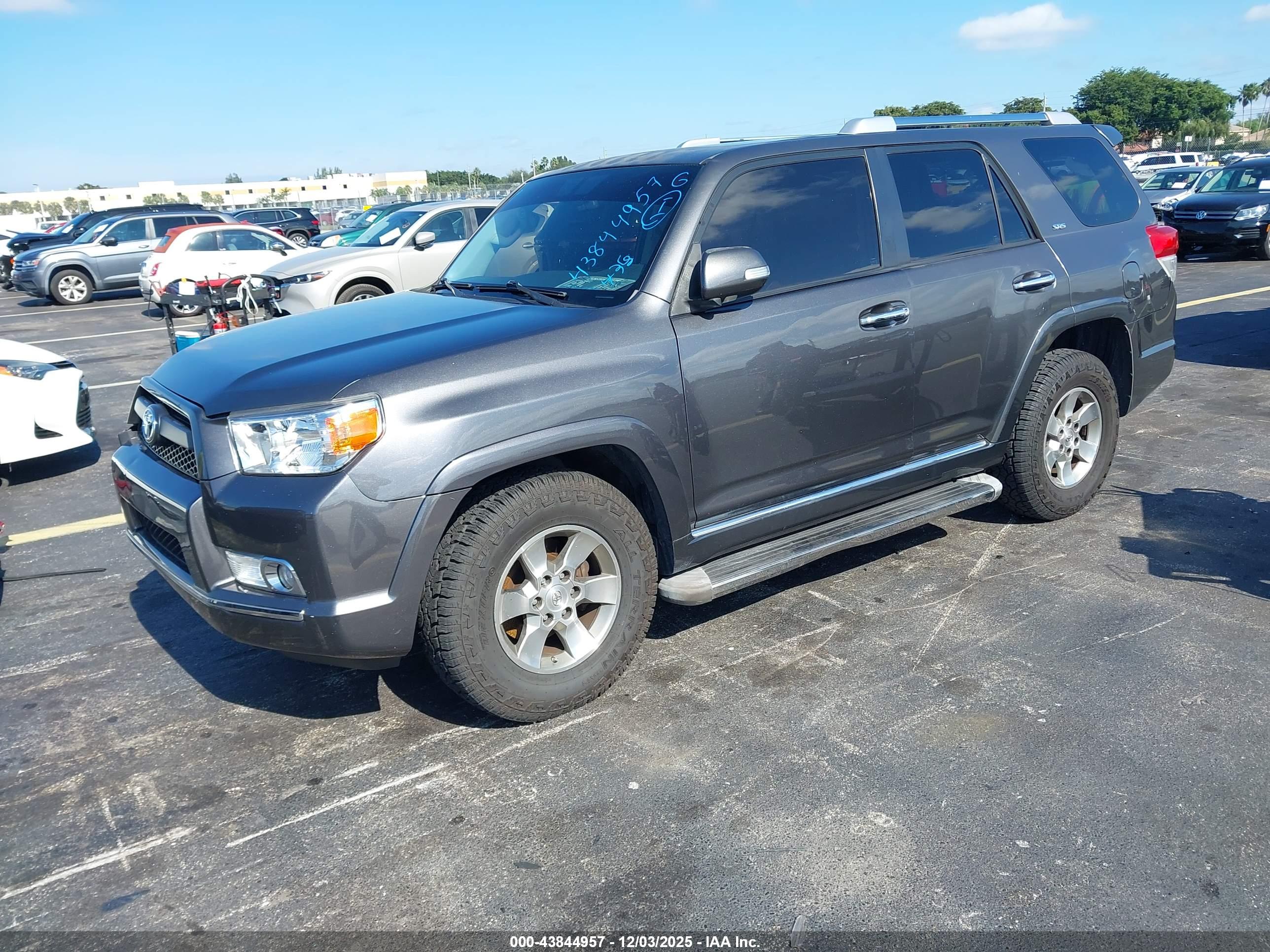 TOYOTA 4RUNNER image 2