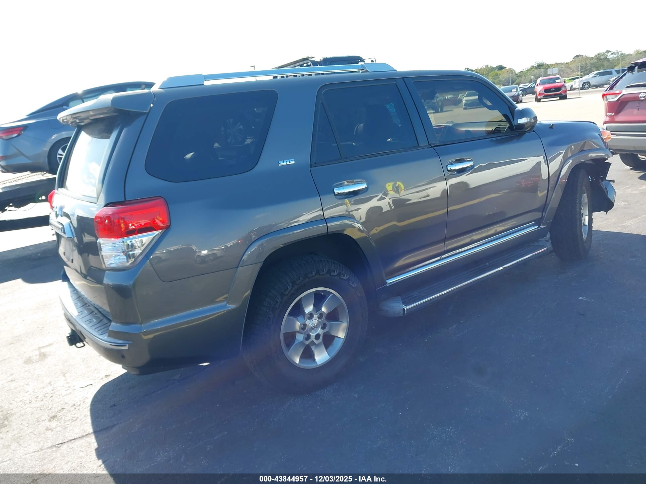 TOYOTA 4RUNNER image 4