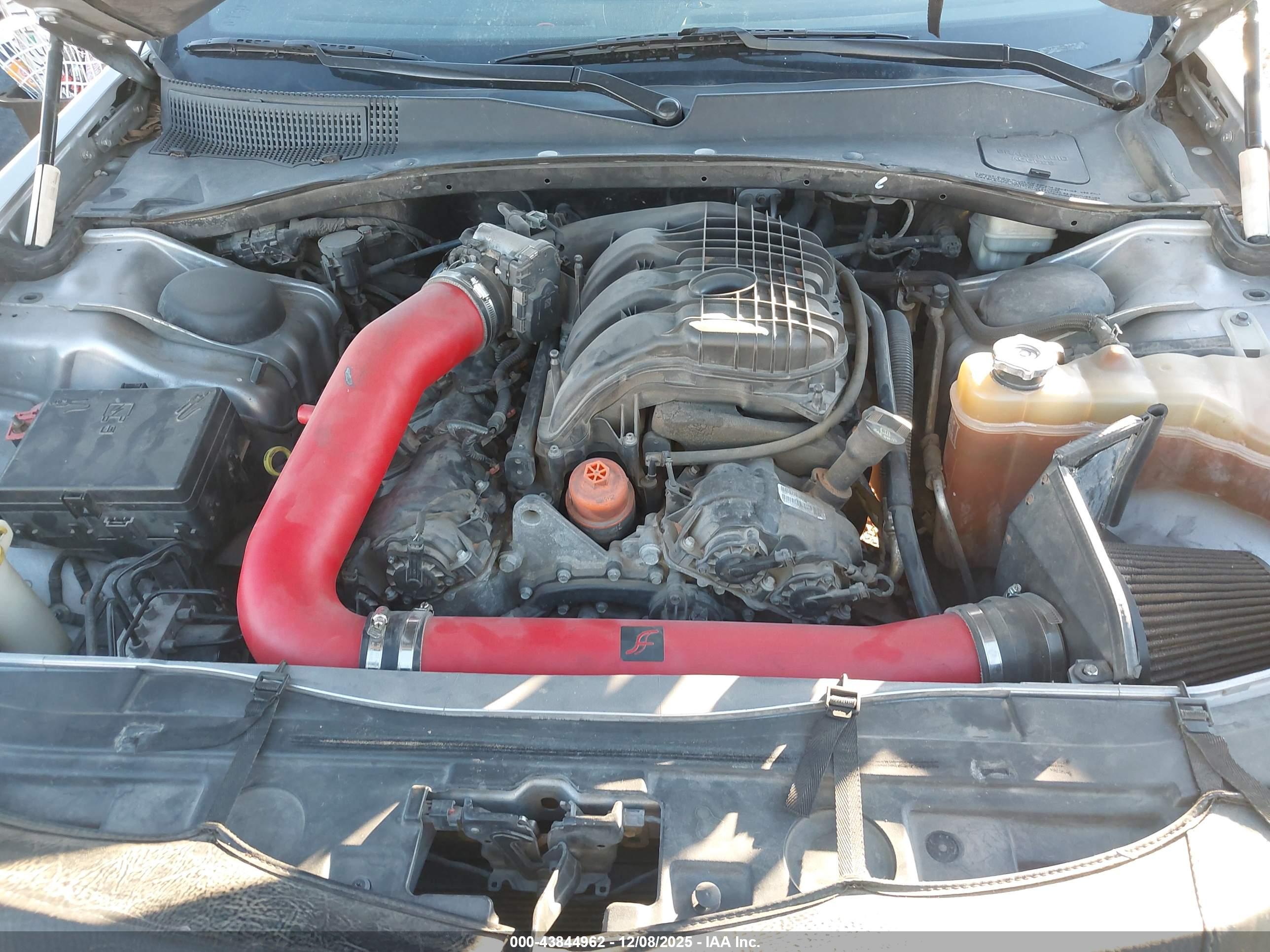 CHRYSLER 300 image 10