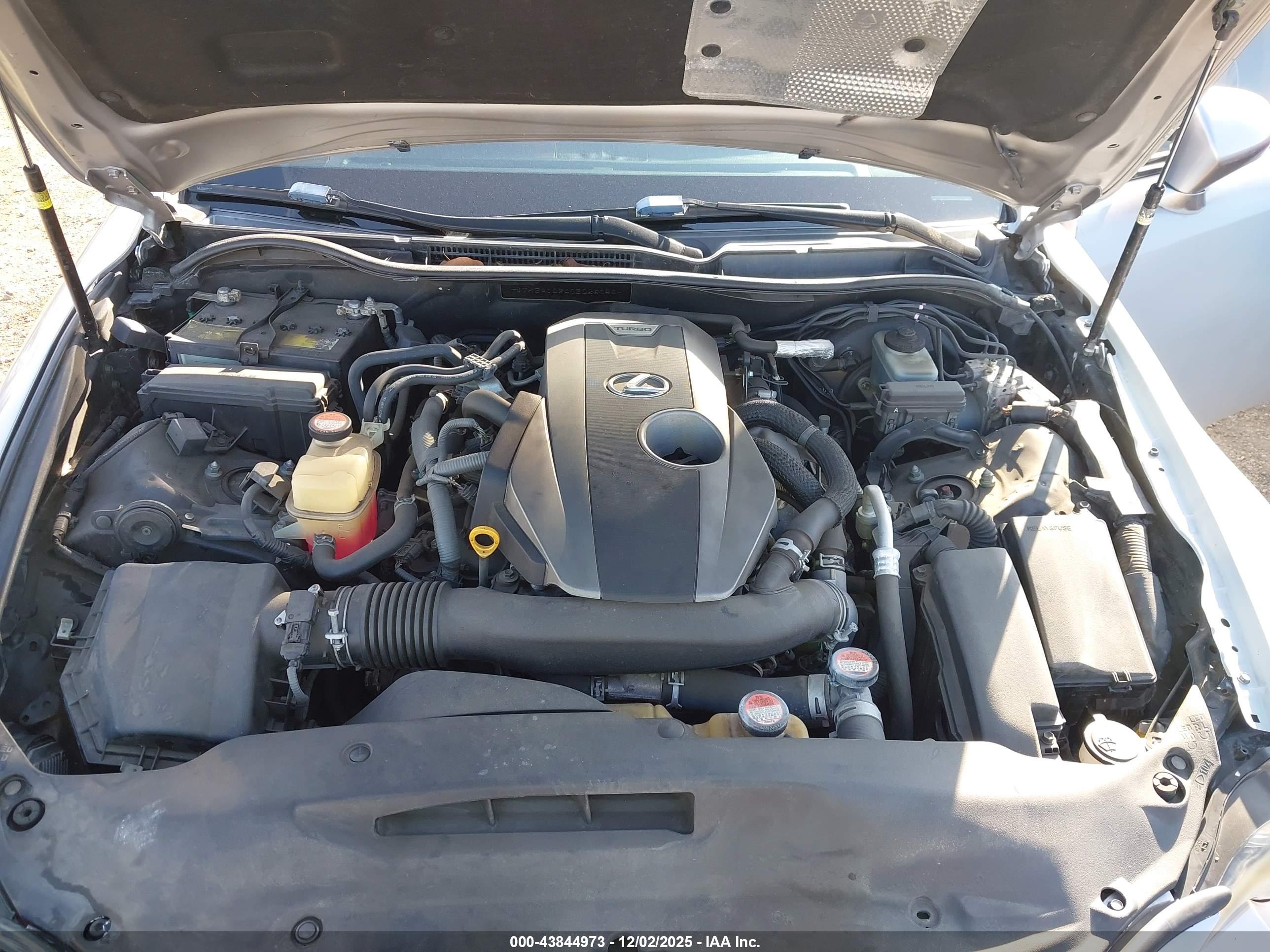 LEXUS IS image 10