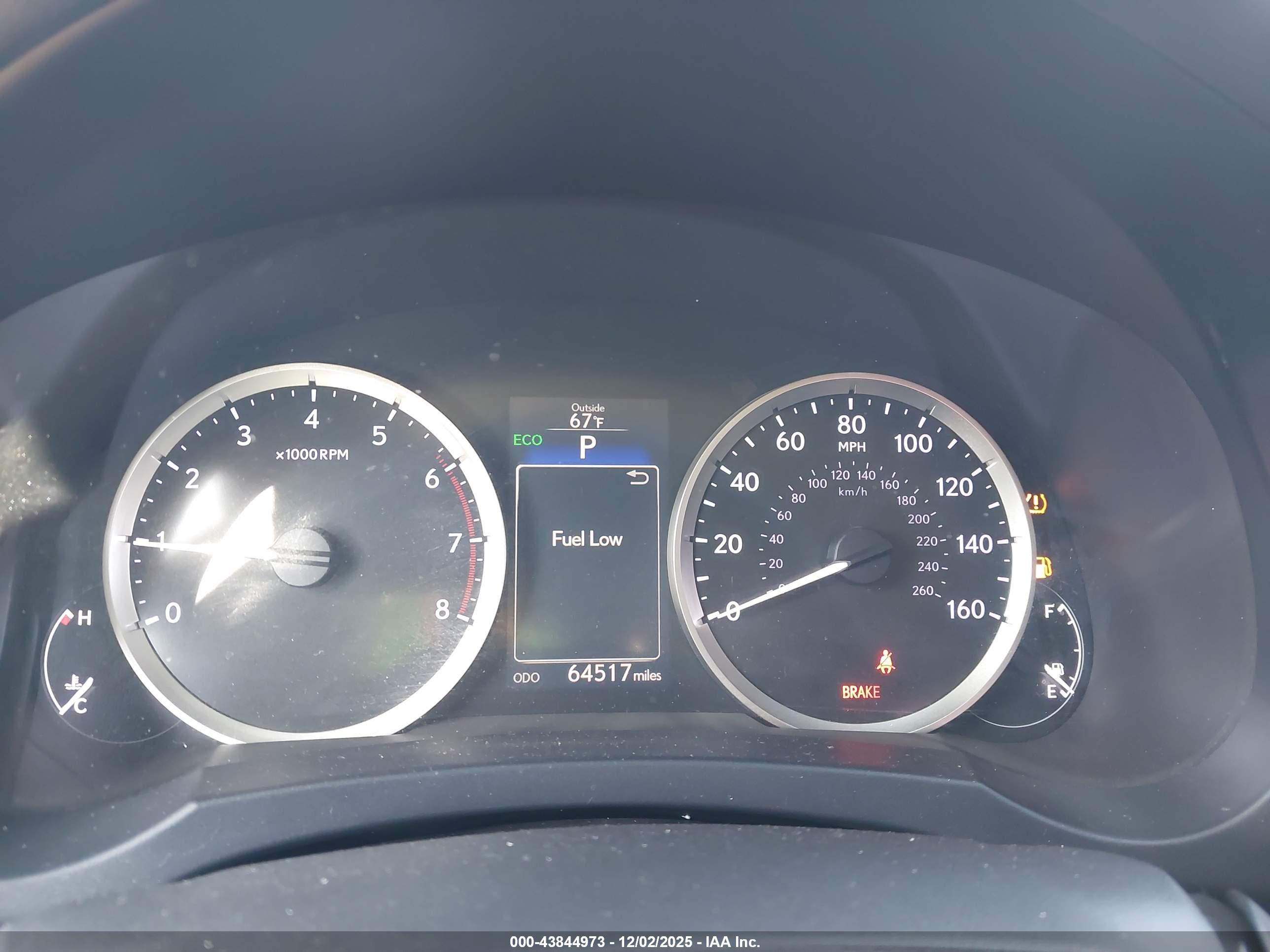 LEXUS IS image 7