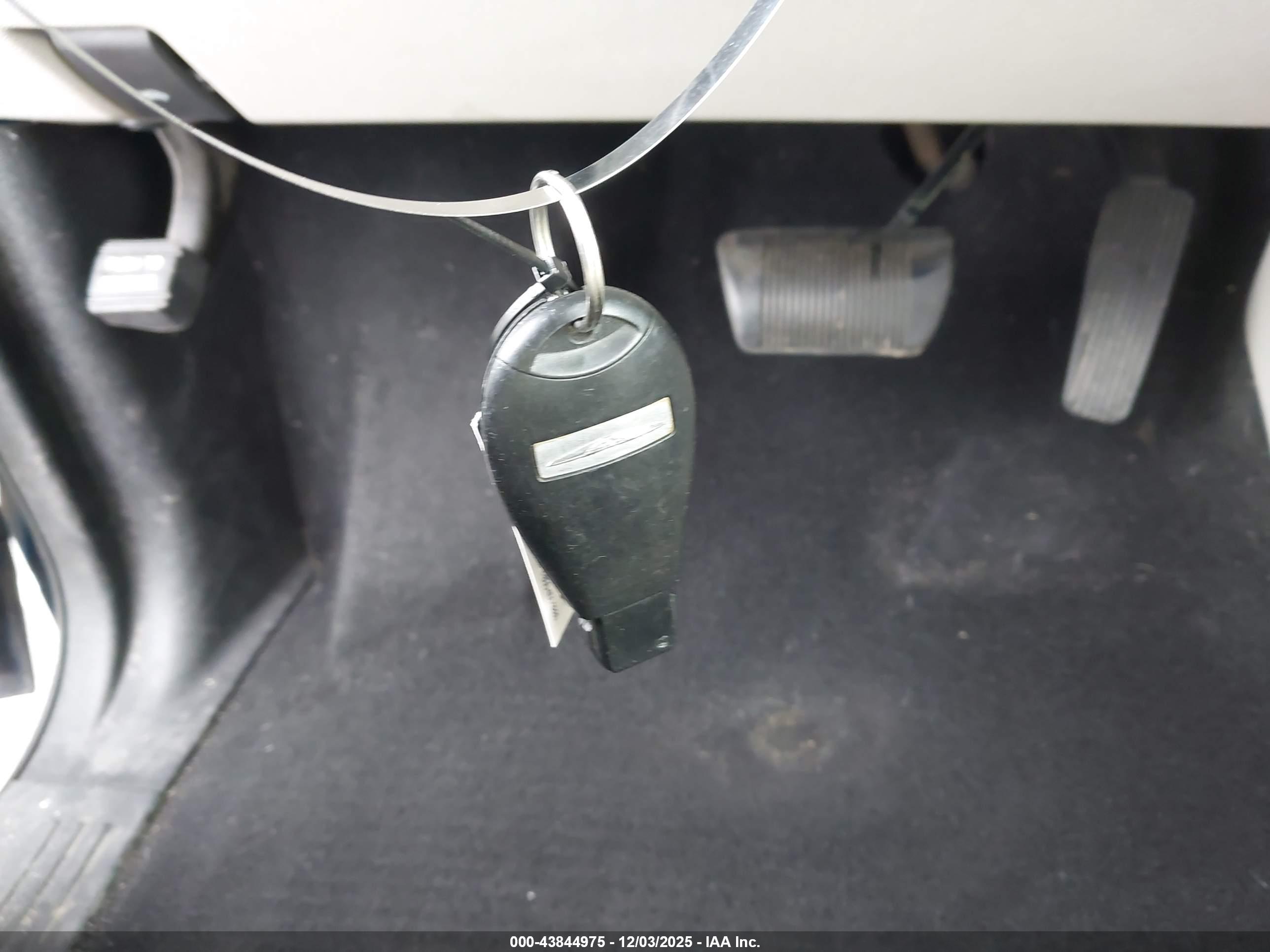CHRYSLER TOWN image 11