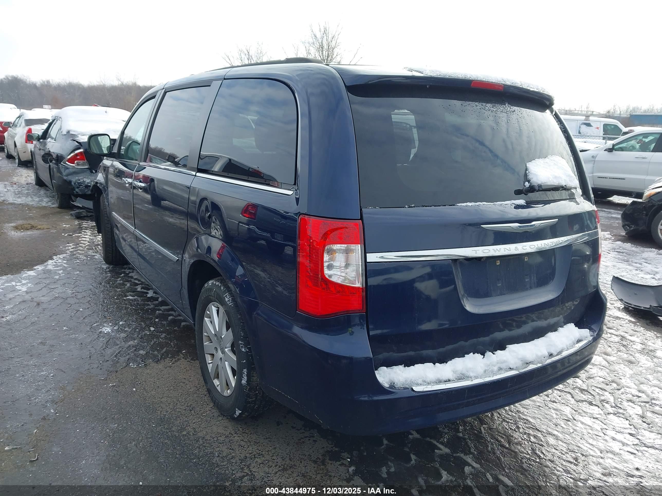 CHRYSLER TOWN image 3