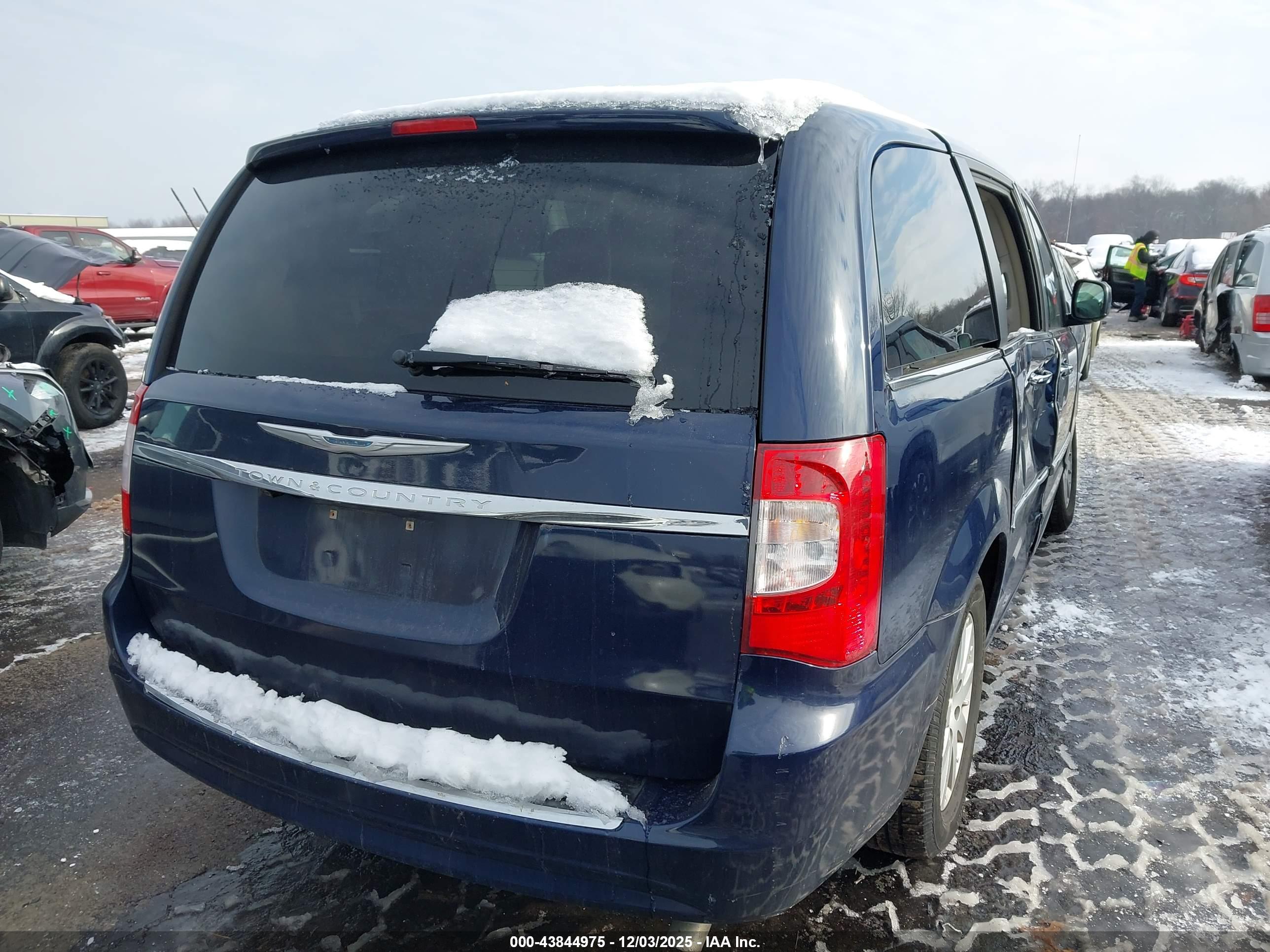 CHRYSLER TOWN image 4