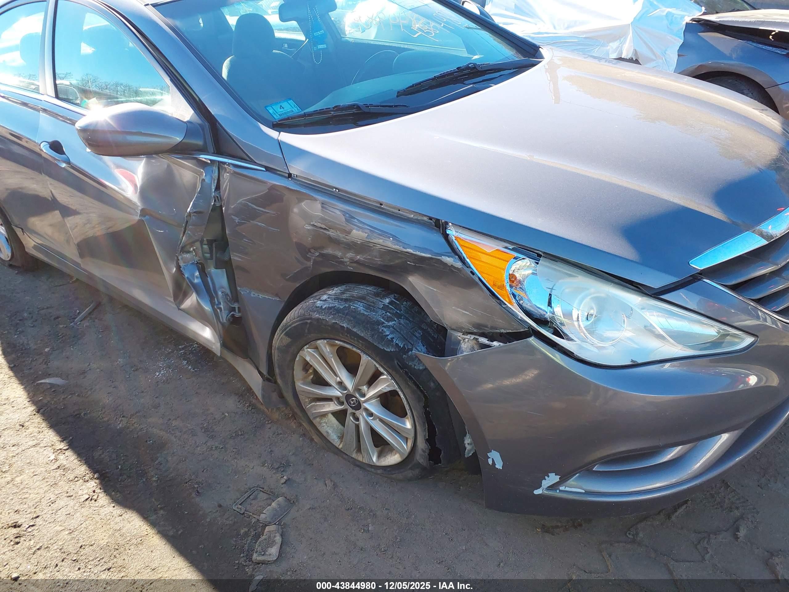 HYUNDAI SONATA image 6