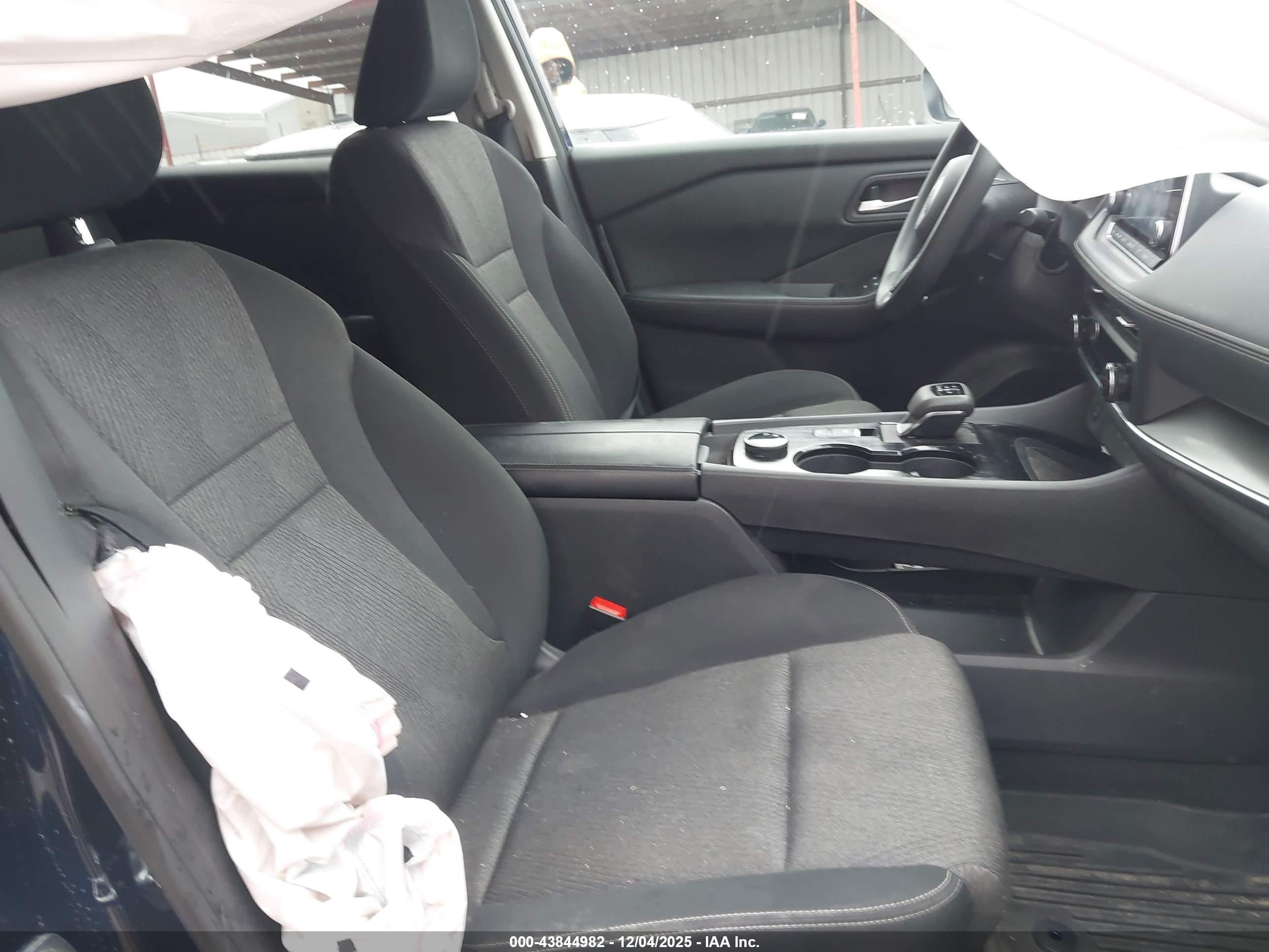 NISSAN ROGUE image 5
