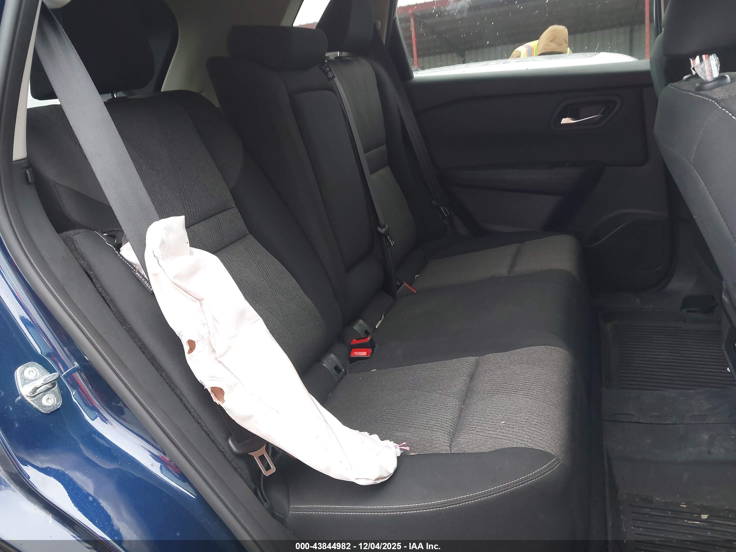 NISSAN ROGUE image 8