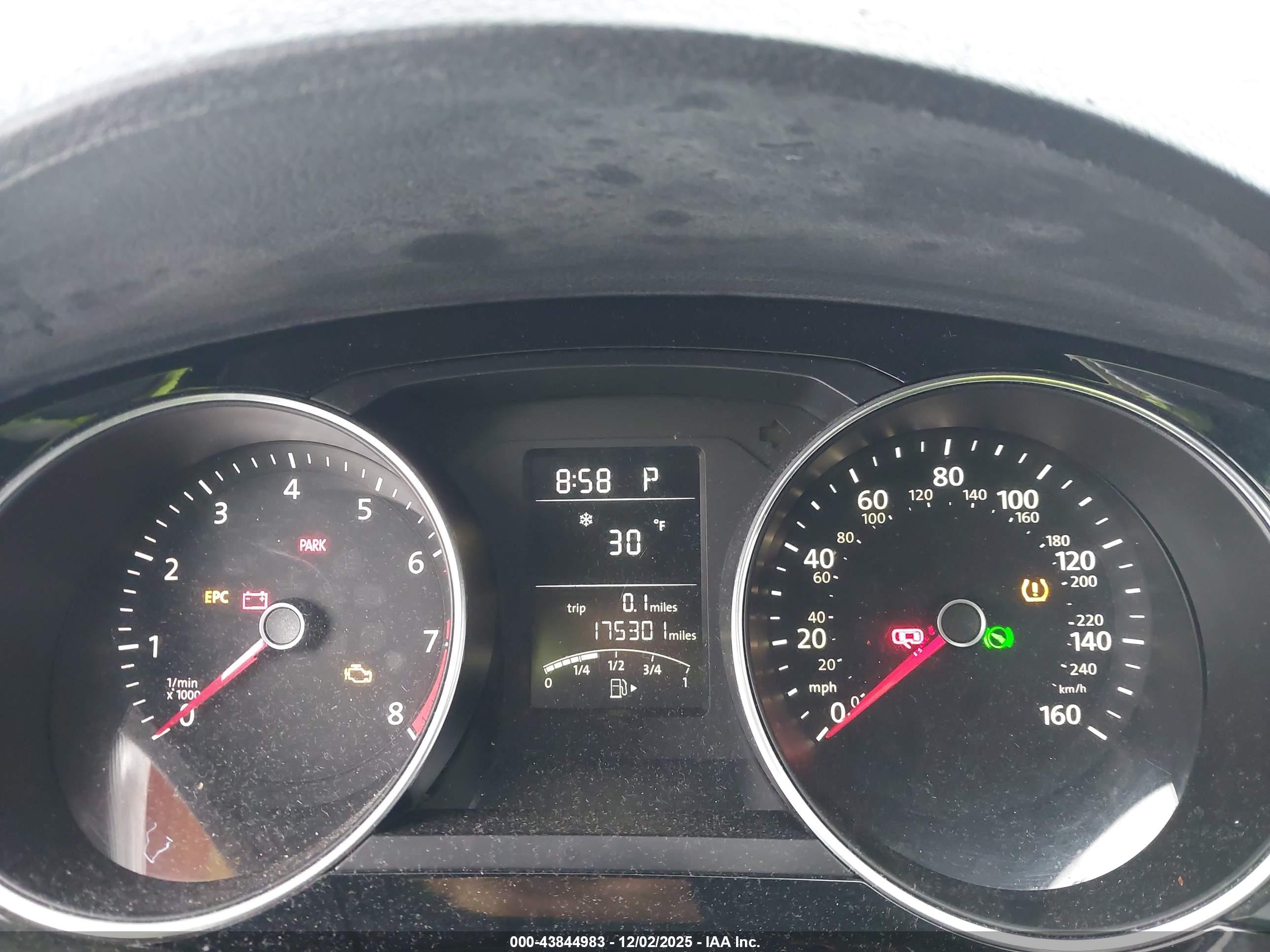 VOLKSWAGEN JETTA image 7
